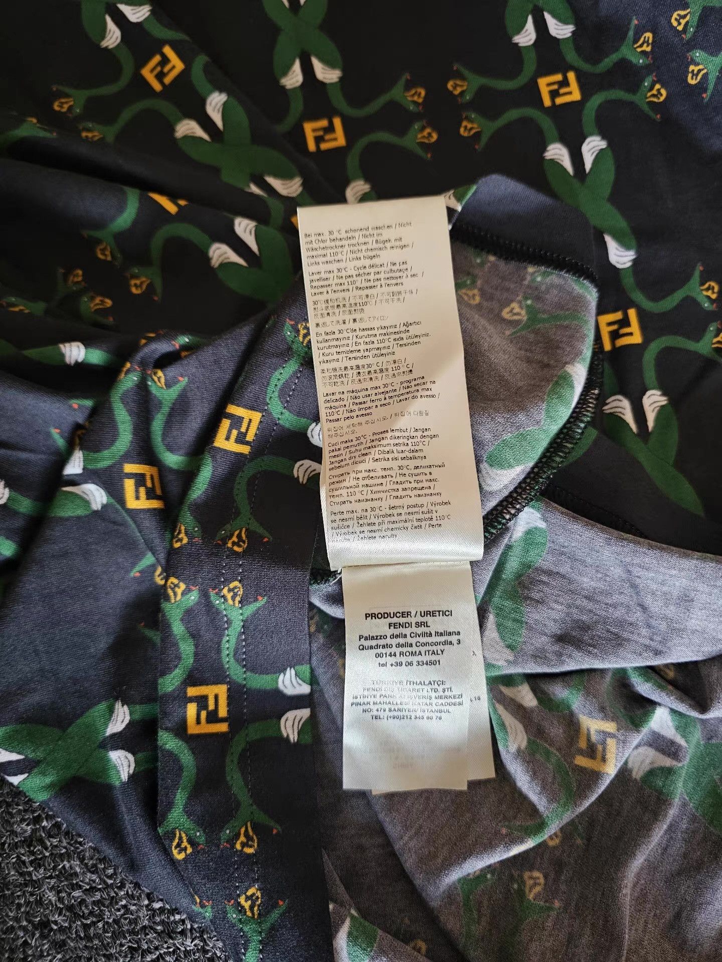 Fendi Fendi T-shirt Size US L / EU 52-54 / 3 - 6 Thumbnail