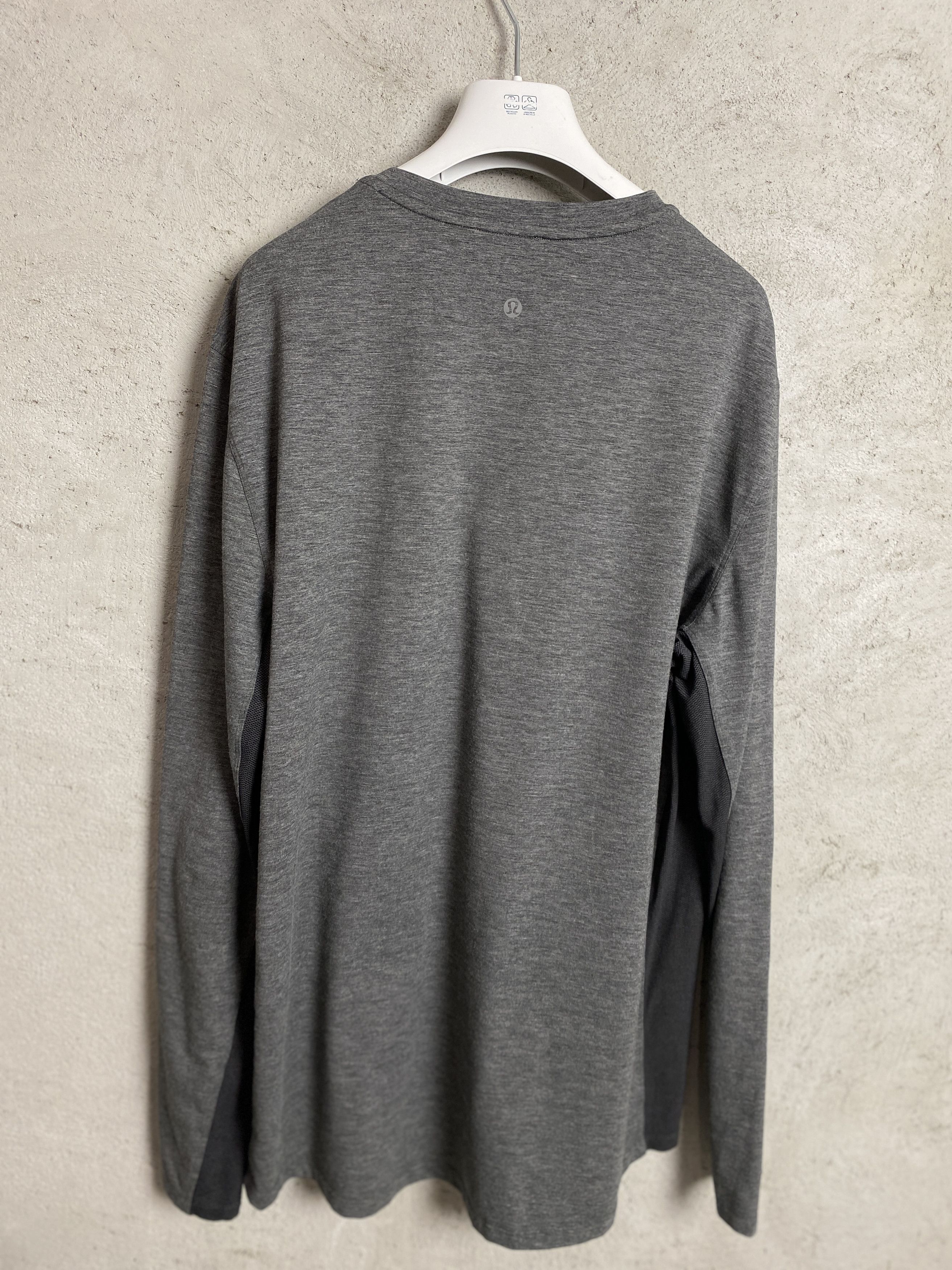 Lululemon Lululemon pocket long sleeve t-shirt tee gym sport Size US XL / EU 56 / 4 - 2 Thumbnail