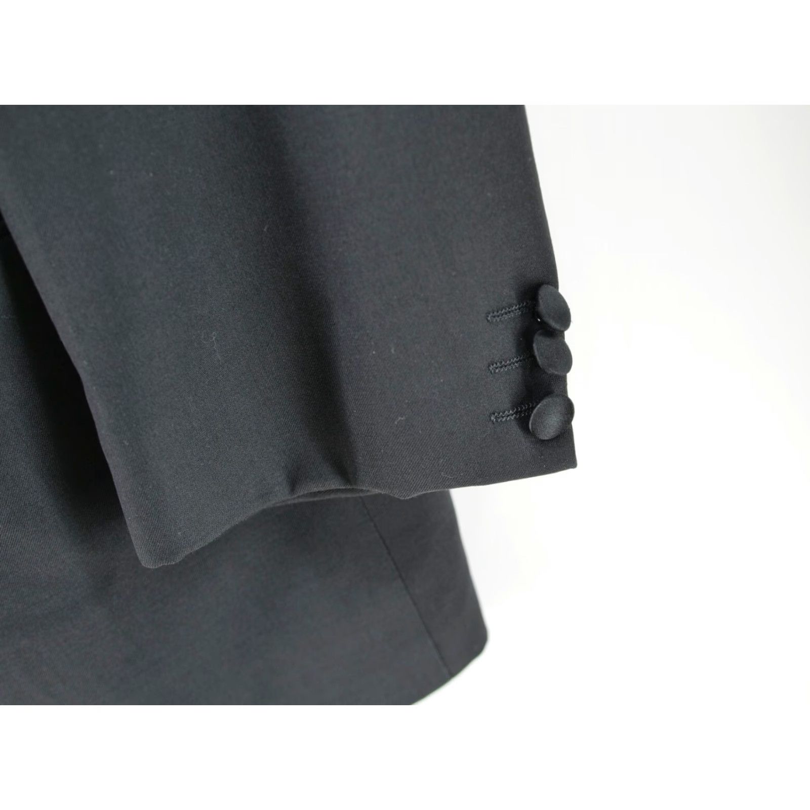 HUGO BOSS Super 100 Wool Satin Trim Jacket TUXEDO Suit 42R Mens Double-Breasted Notch Lapel Regular Slim Inner Pockets Dry Clean Only Black