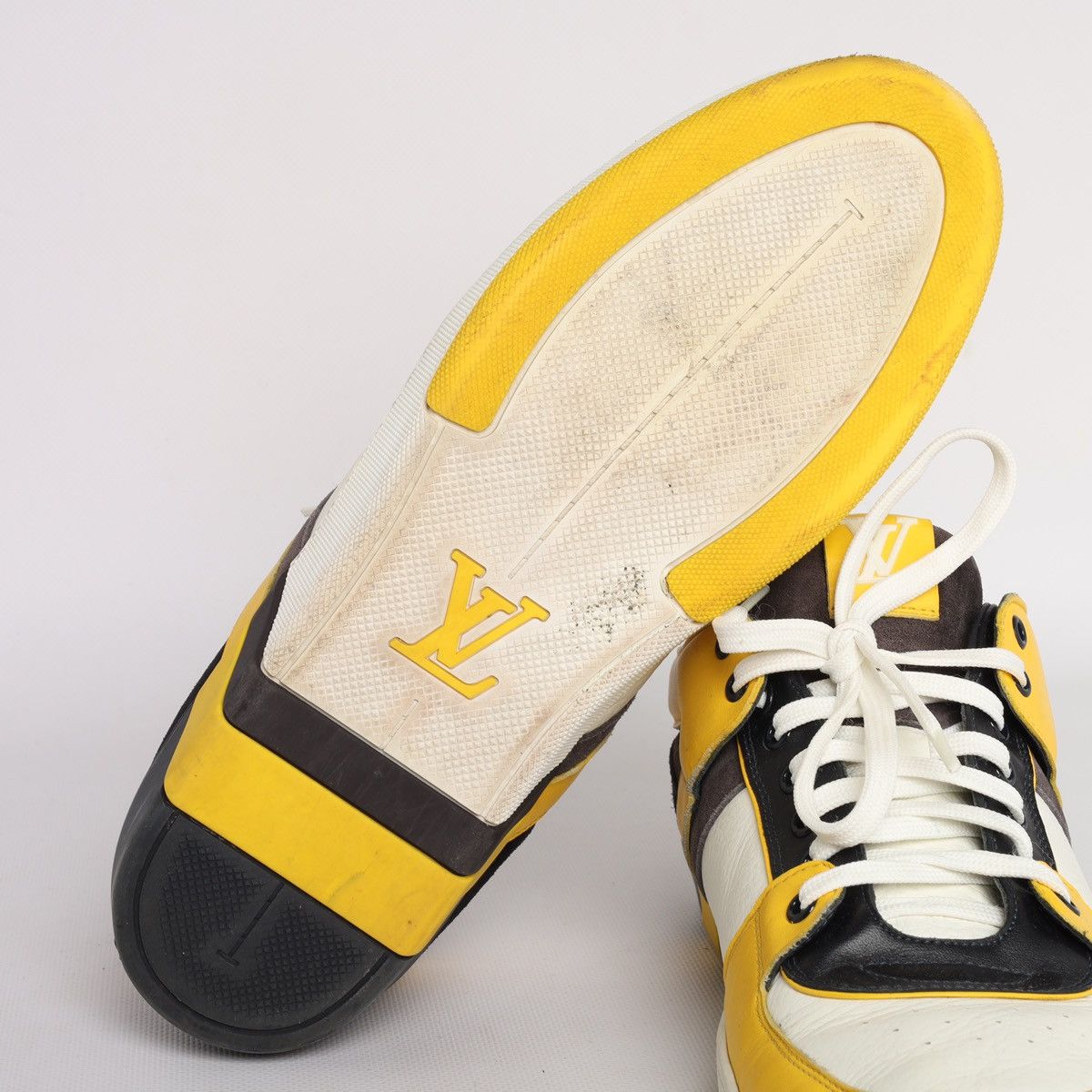 Louis Vuitton Louis Vuitton LV Trainers Yellow Black Ace Sneakers Leather Size US 9 / EU 42 - 21 Thumbnail