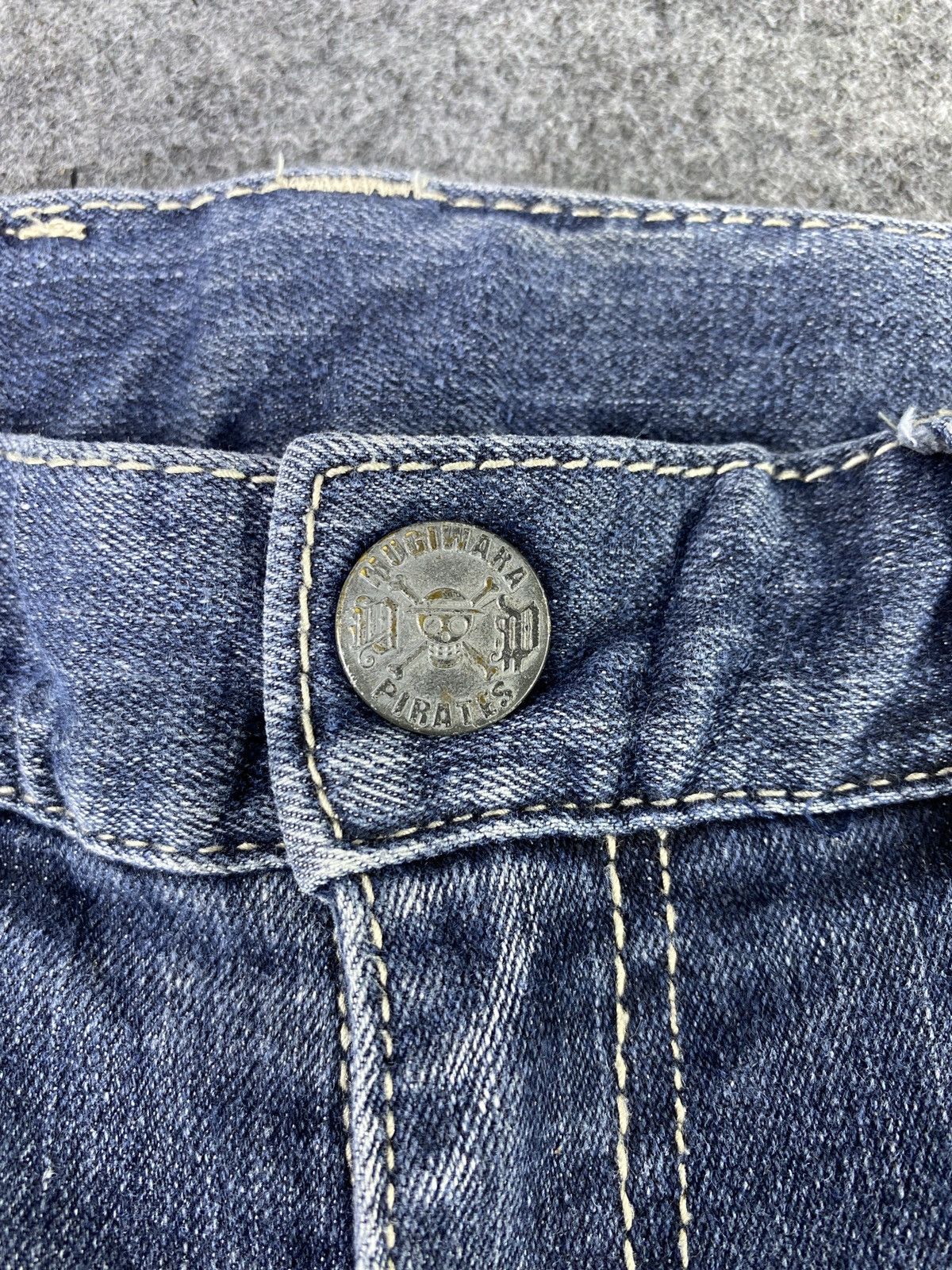 Jean × One Piece One Piece Jeans - J1057 Size US 27 - 8 Thumbnail