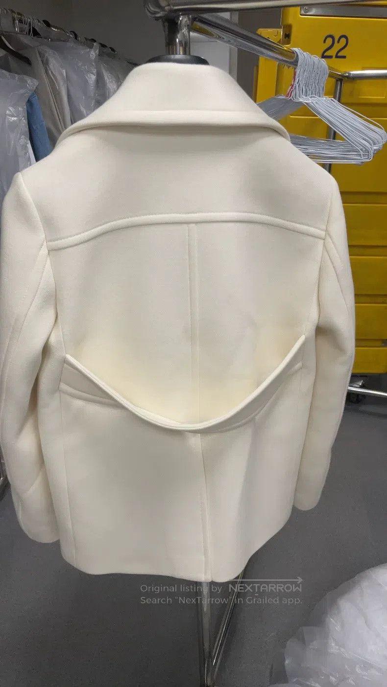 Valentino Valentino Short white coat Size M / US 6-8 / IT 42-44 - 4 Thumbnail