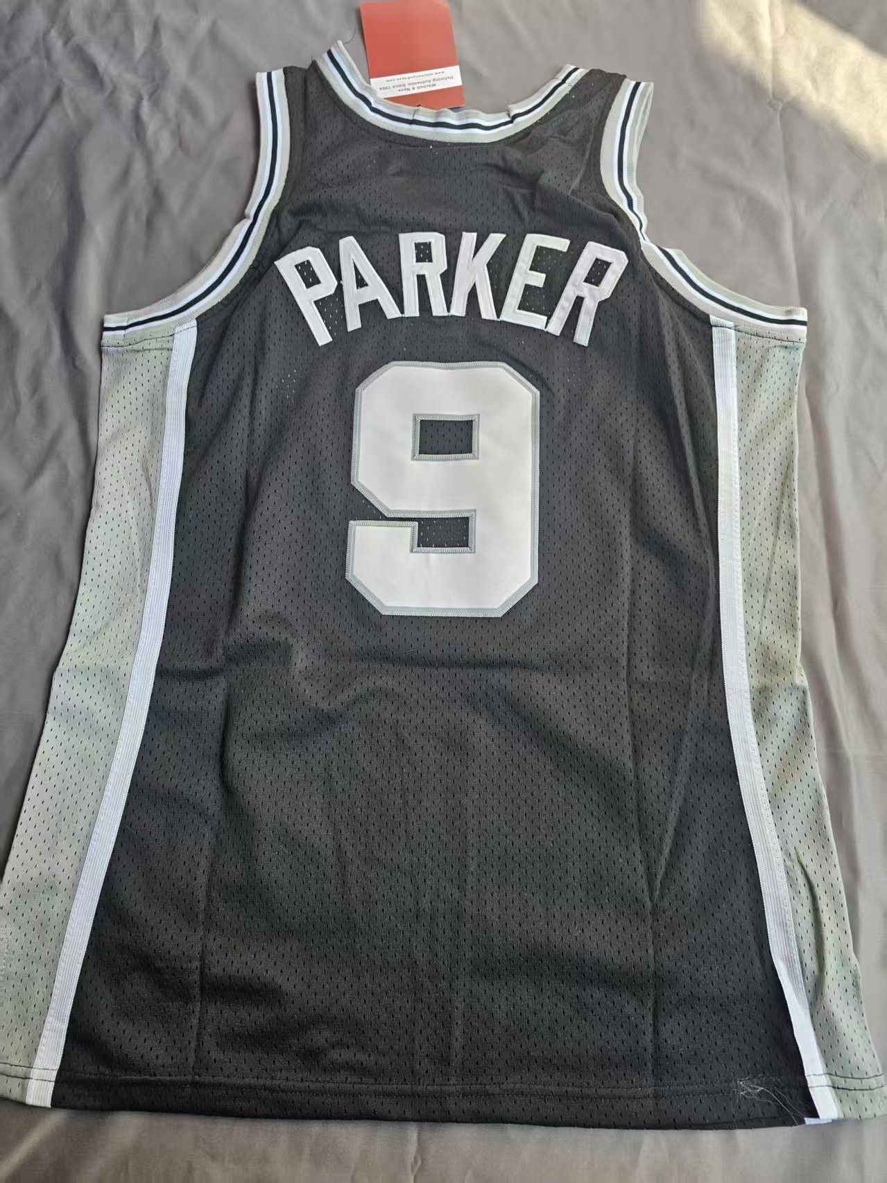 NBA #9 Tony Parker Jersey San Antonio Spurs 2001 02 Size US L / EU 52-54 / 3 - 2 Thumbnail