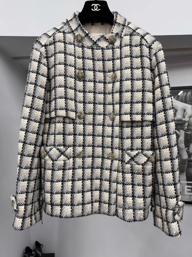 Chanel Chanel 22K flower diamond buckle plaid jacket Size XXS / US 00 / IT 34 - 1 Thumbnail