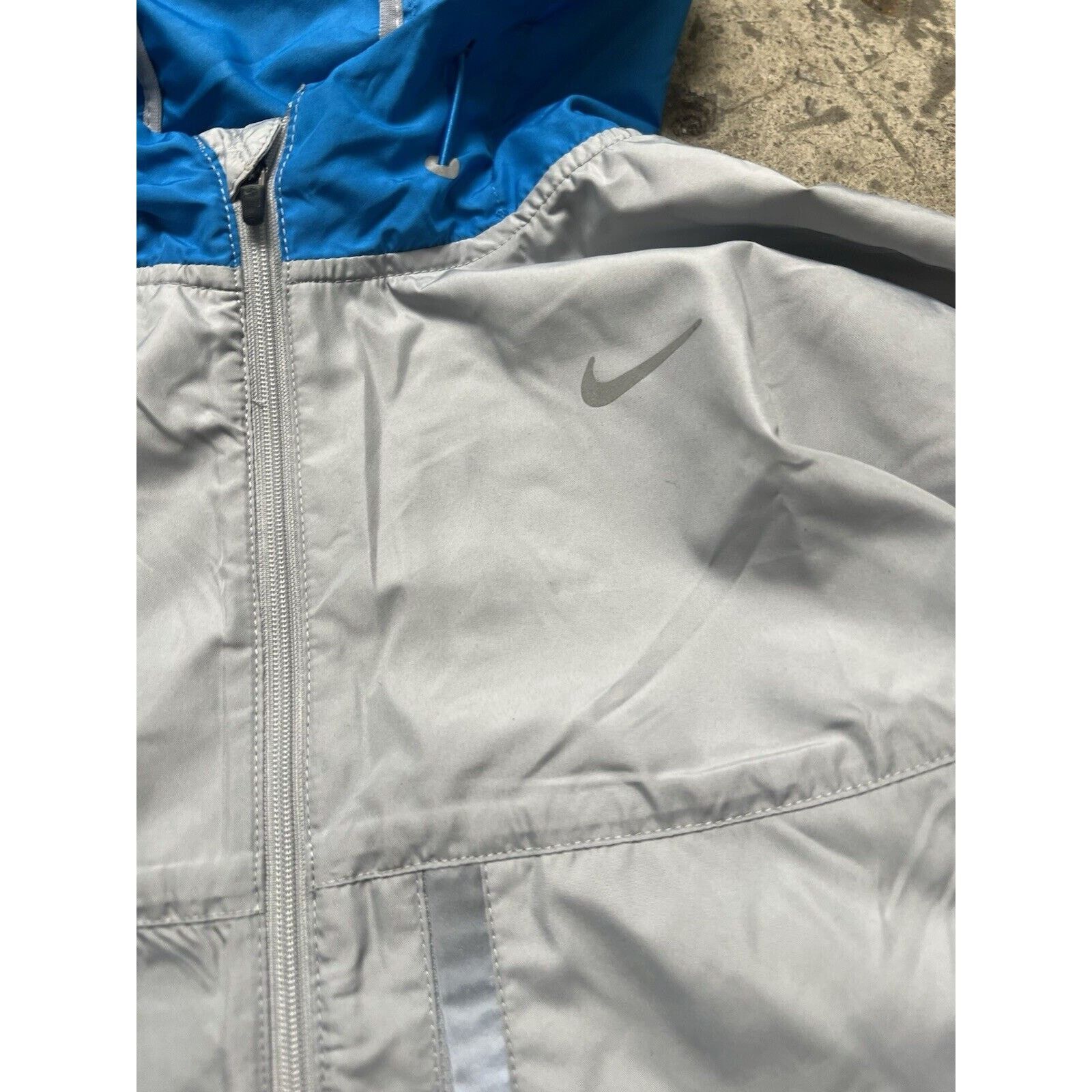 Nike 2010 Gray Nike Nylon Running Jacket Blue Hood Reflective Size US L / EU 52-54 / 3 - 3 Thumbnail