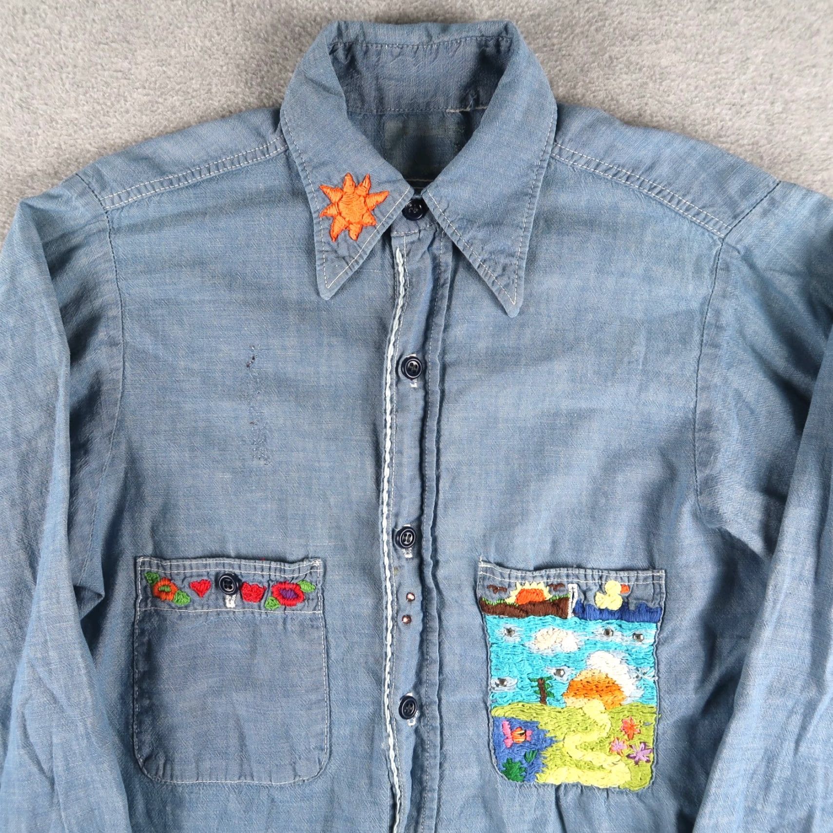 Vintage VINTAGE Hand Embroidered Chambray Shirt Santa Size Small S Blue Shirt Women Boho 70s 60s Hippie Size S / US 4 / IT 40 - 3 Thumbnail