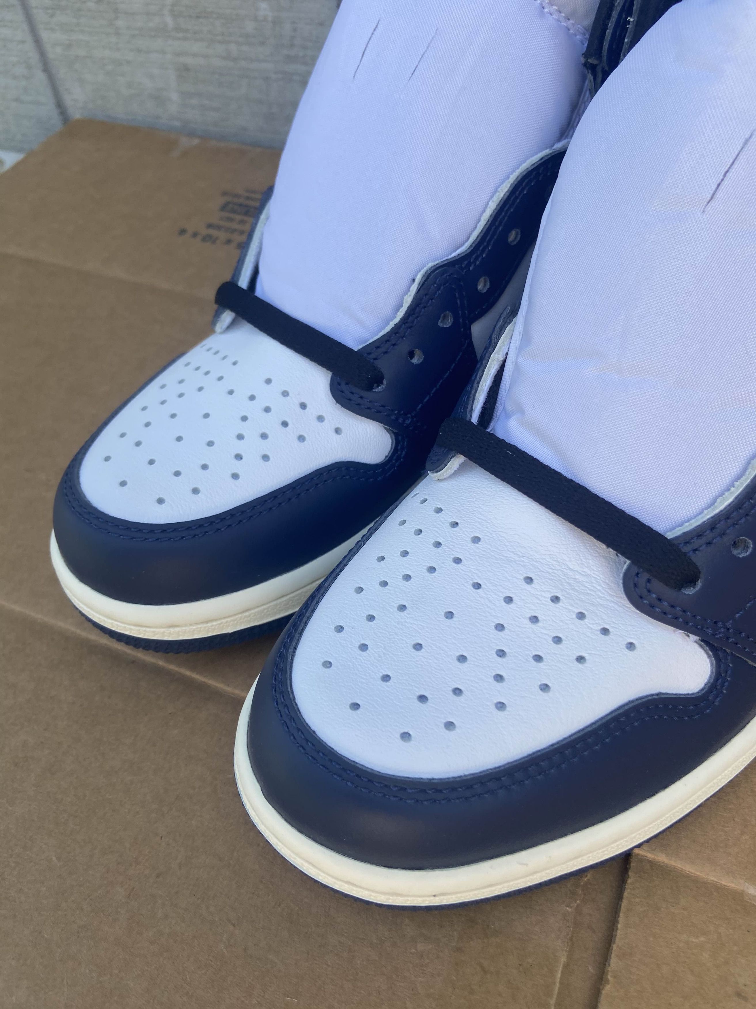 Nike Air Jordan 1 Retro OG High Midnight Navy Size 8 Size US 8 / EU 41 - 8 Thumbnail