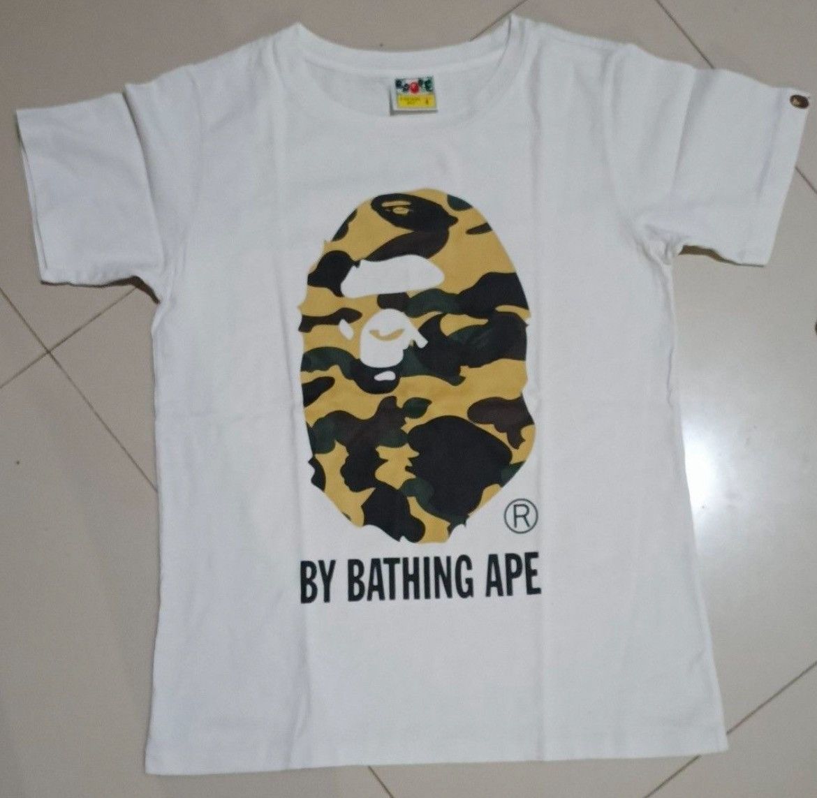 Bape A Bathing Ape 1st Camo Ape Head Bape T Shirt Size S / US 4 / IT 40 - 1 Thumbnail
