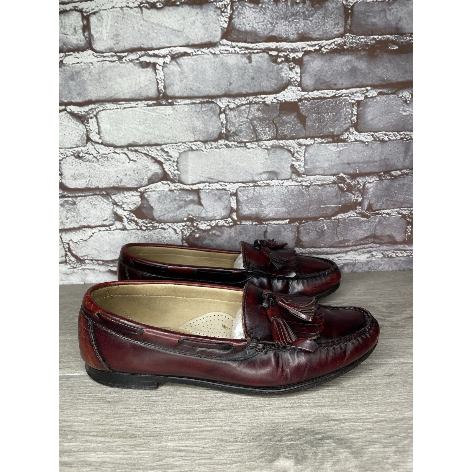 G.H. Bass & Co. G.H. Bass & Co. Weejuns Burgundy Leather Kiltie Tassel Loafe Size US 9.5 / EU 42-43 - 17 Thumbnail