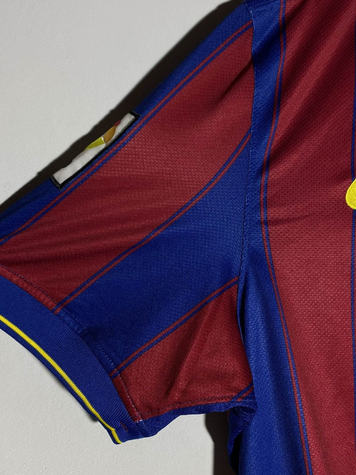 Nike Nike FC Barcelona 2009/10 Home Football Shirt Messi Era Size US XL / EU 56 / 4 - 10 Thumbnail