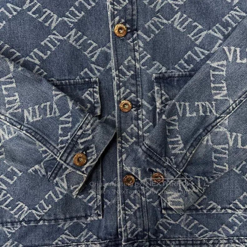 Valentino Valentino All. Size US M / EU 48-50 / 2 - 3 Thumbnail