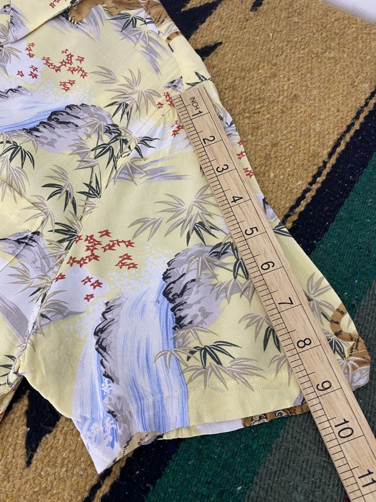 Japanese Brand Oniwa Soto Hawaiian Rayon Tiger Print Button up Shirt Size US L / EU 52-54 / 3 - 7 Thumbnail