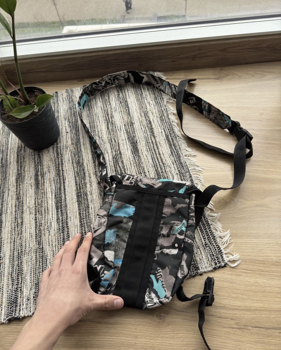 Diesel × Vintage Vintage Diesel Y2K Cross body Camo Military messenger bag Size ONE SIZE - 7 Thumbnail