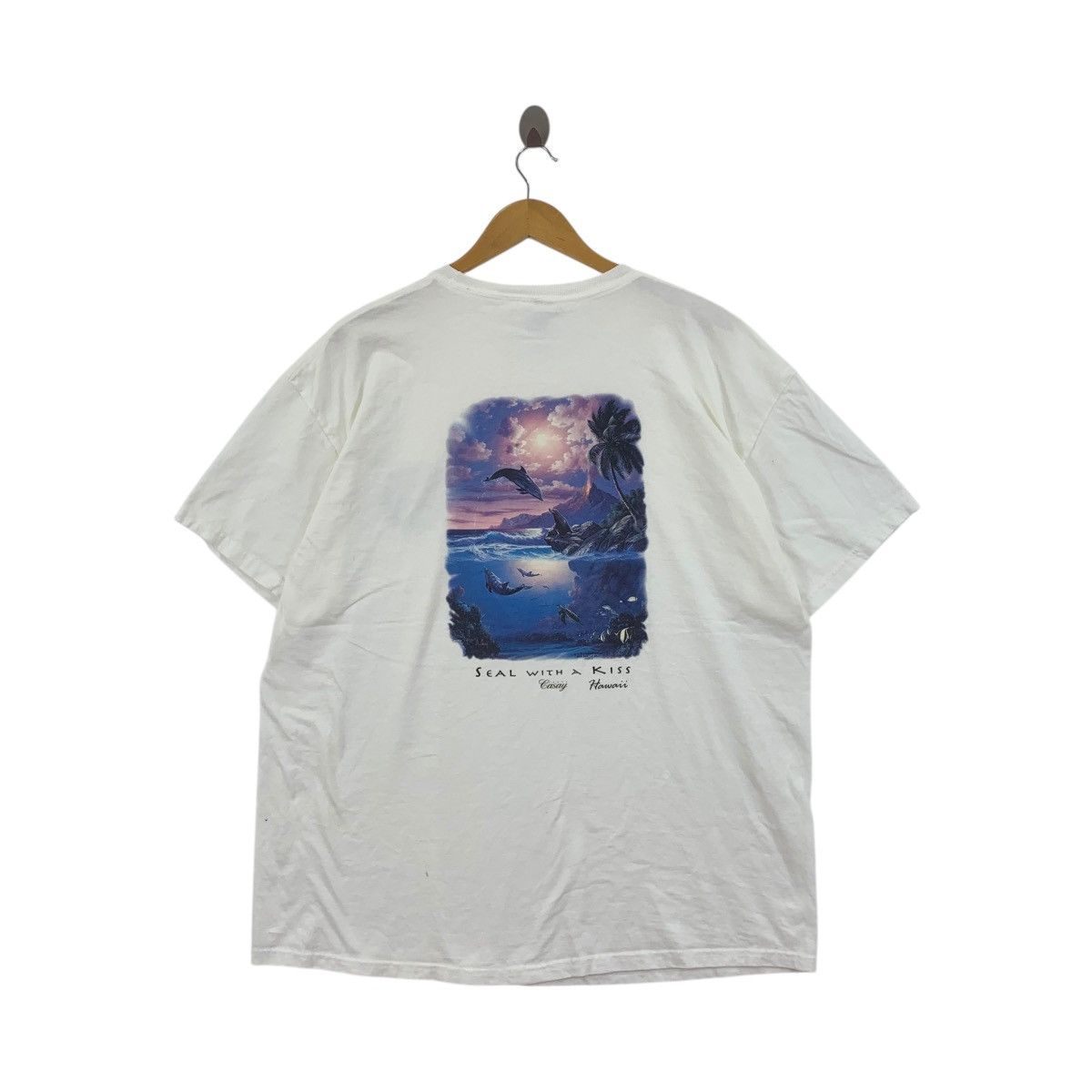 Vintage Vintage 90’ ANTHONY CASAY HAWAII Seal With A Kiss Tee Shirt Size US L / EU 52-54 / 3 - 7 Thumbnail