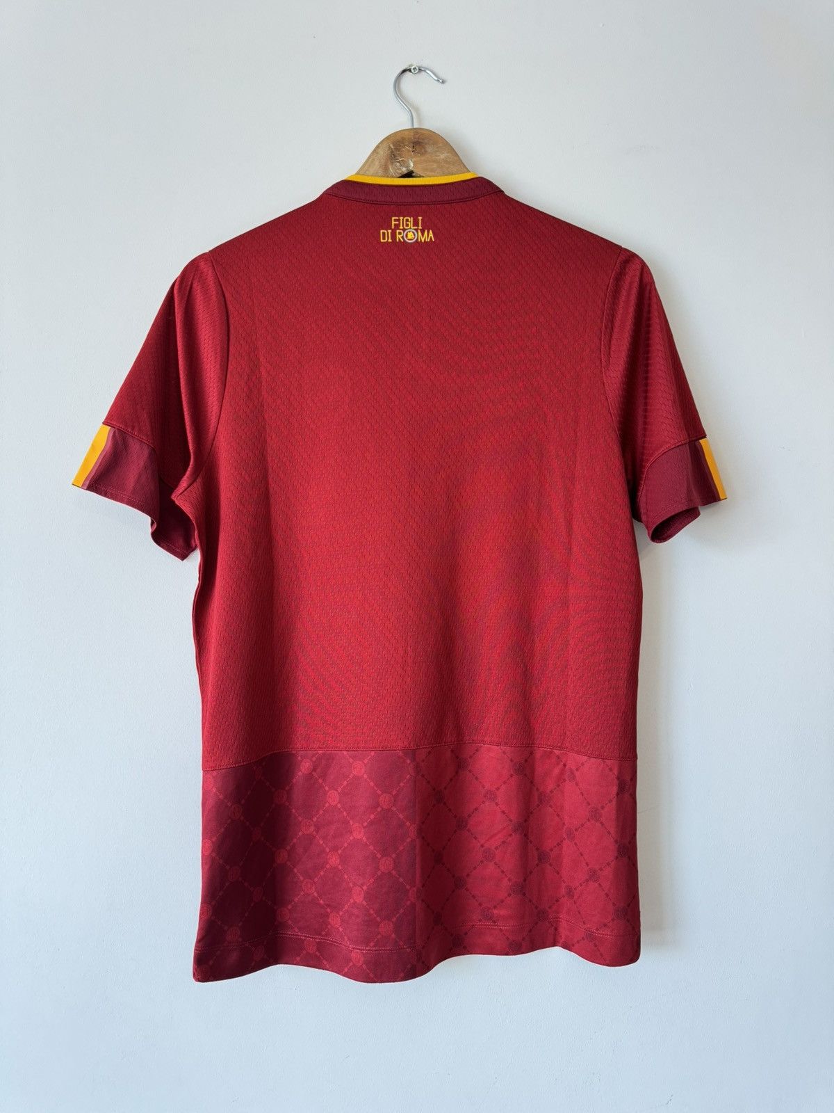 New Balance Roma 2022-2023 Home Soccer Jersey Football Shirt Red Kit Size US S / EU 44-46 / 1 - 2 Thumbnail