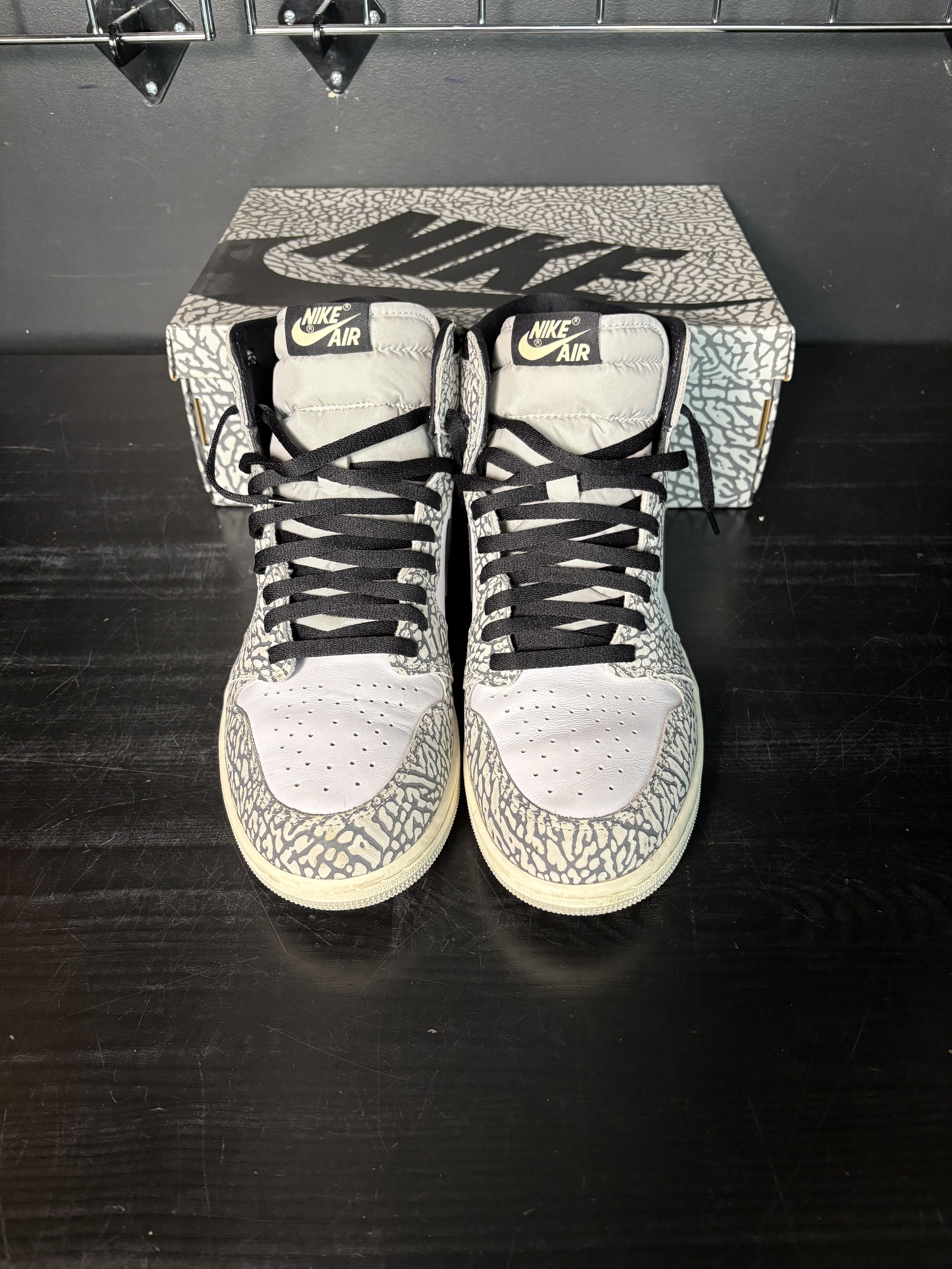 Jordan Brand Air Jordan 1 Retro High OG "White Cement" **PRE-OWNED** - Size 13 Size US 13 / EU 46 - 4 Thumbnail