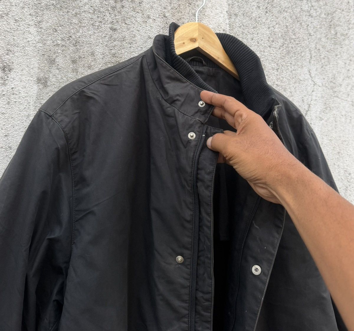 Gucci VTG Gucci Long Coat Faded Waxed Black Size 50 Made In Italy Size US M / EU 48-50 / 2 - 4 Thumbnail