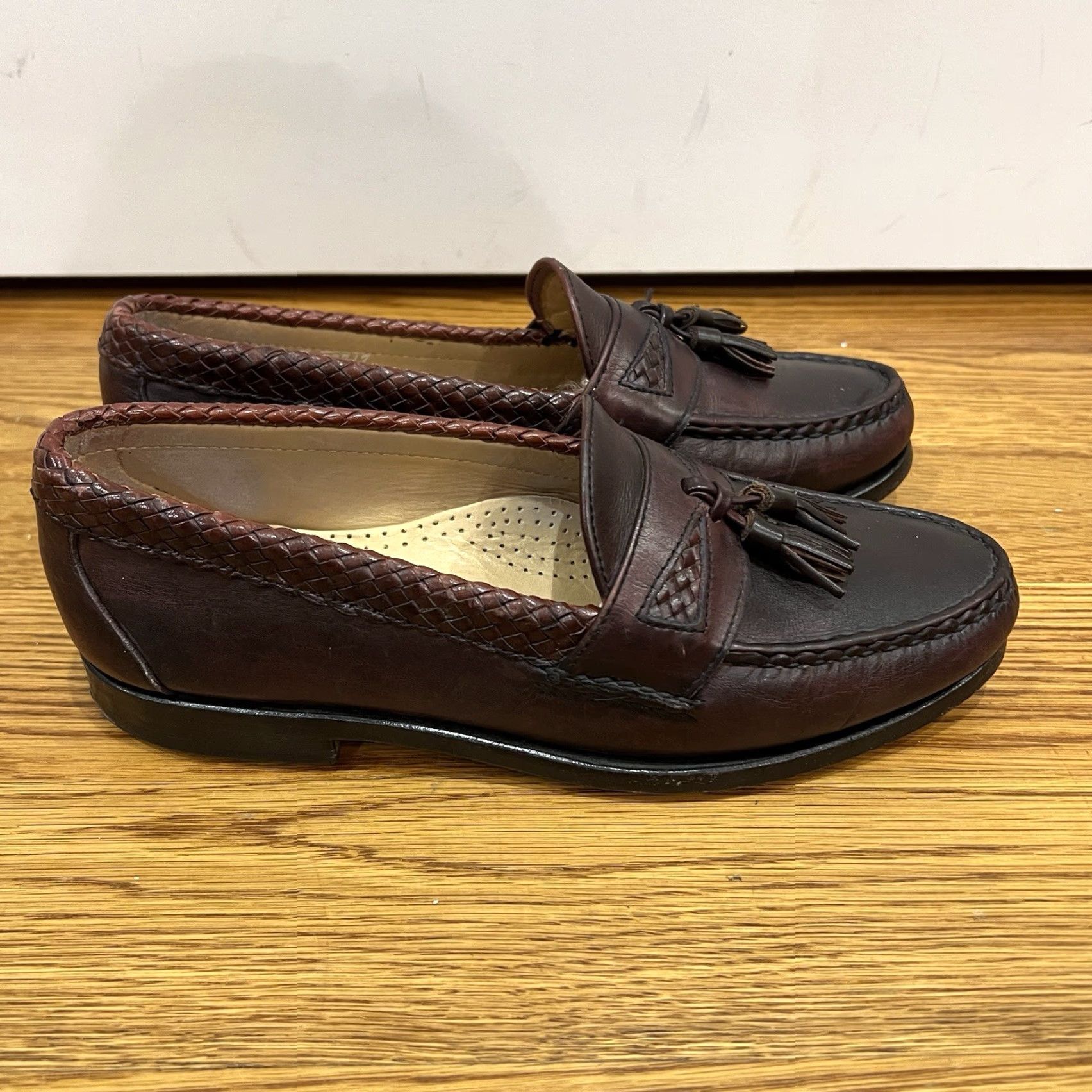 Allen Edmonds Allen Edmonds MAXFIELD Men's Leather Tassel Loafers Size 8D Dark Brown Shoes Size US 8 / EU 41 - 4 Thumbnail