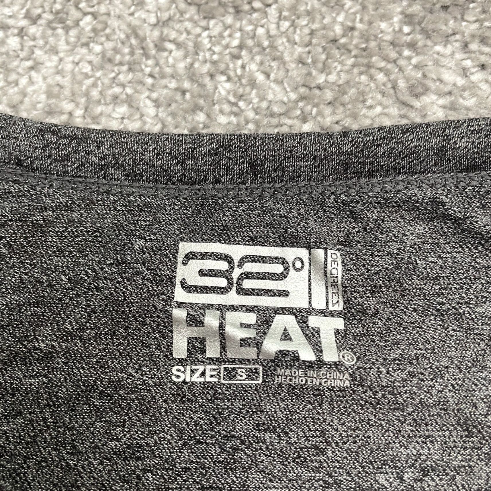 Vintage 32 Degrees Shirt Womens Small Gray Long Sleeve Crew Neck Active Outdoor Top Size S / US 4 / IT 40 - 3 Thumbnail