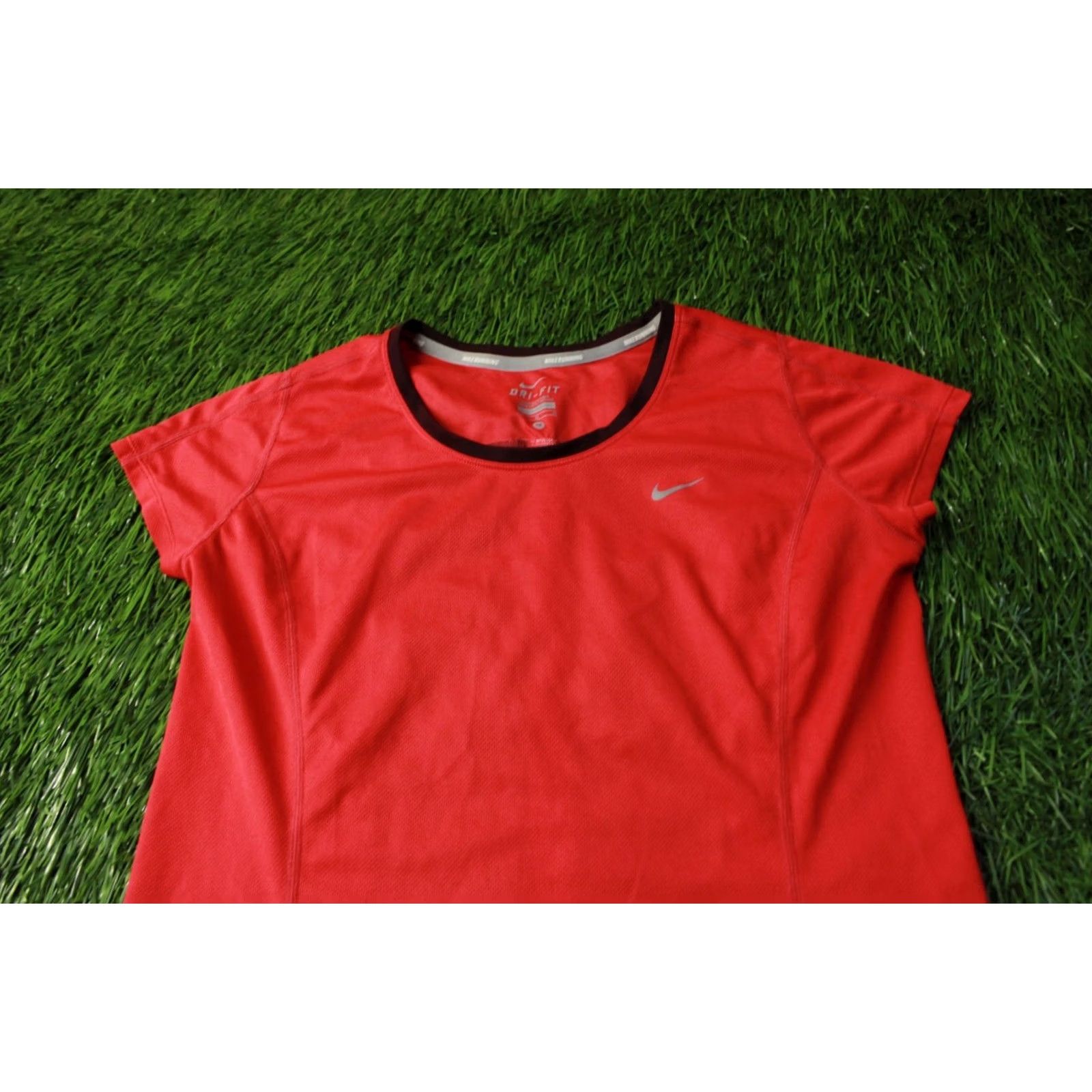 Nike Nike Dri-FIT Running Women Shirt M Red Brown Black Jersey 2014 Training Sport Shirt Jersey Short Sleeve Size M / US 6-8 / IT 42-44 - 3 Thumbnail