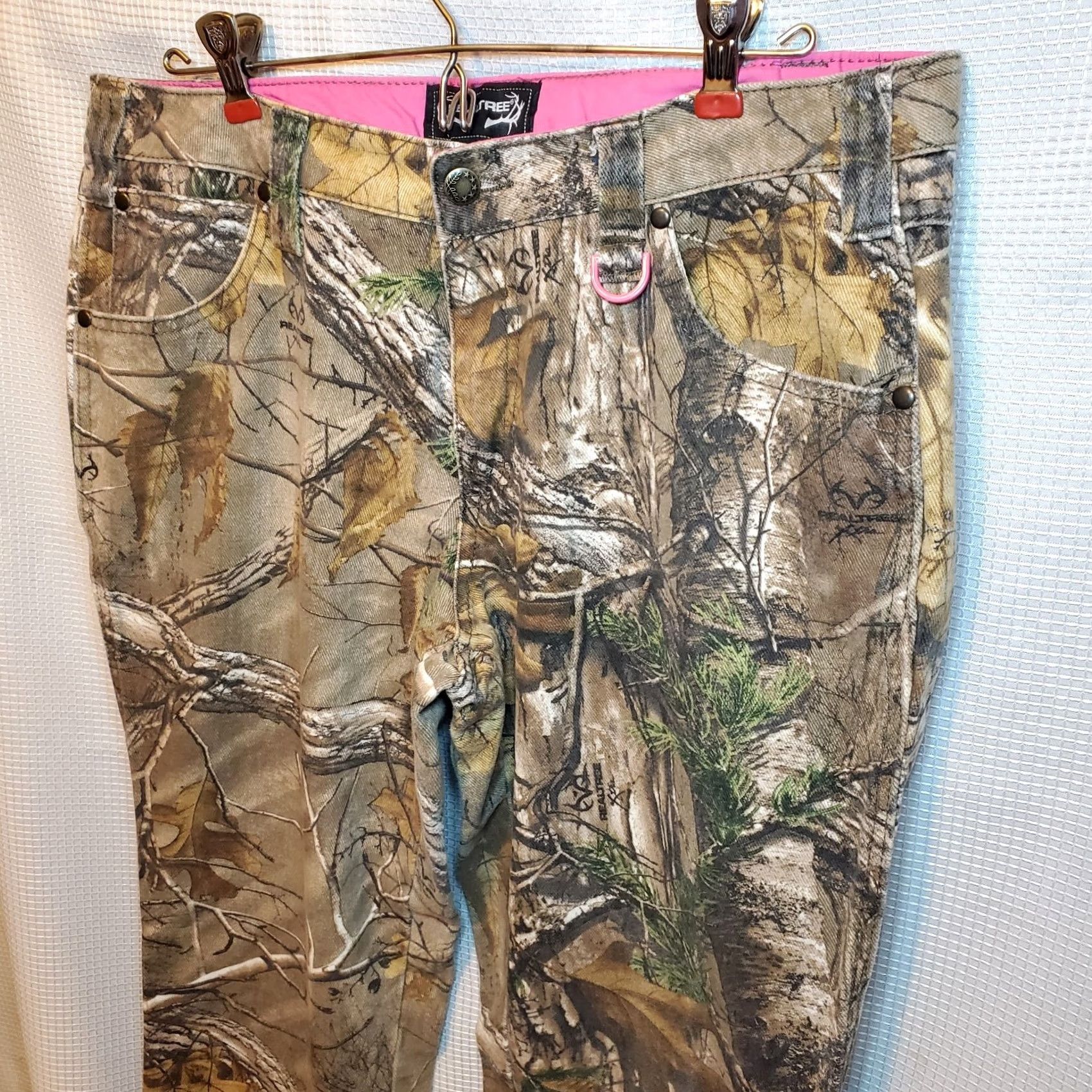 Realtree Realtree Camo Hunting Pants Womens Sz 12 Mossy Oak Pink Trim Outdoor Casual Size 34" / US 12 / IT 48 - 3 Thumbnail