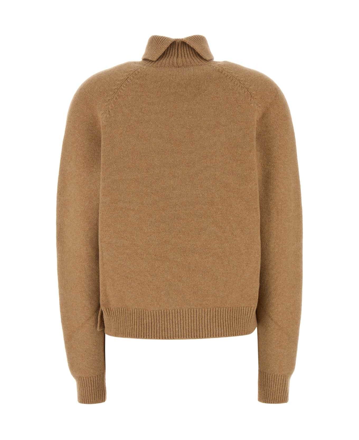 Fendi o1s1wg110326 Jumper in Beige Size XL / US 12-14 / IT 48-50 - 2 Thumbnail
