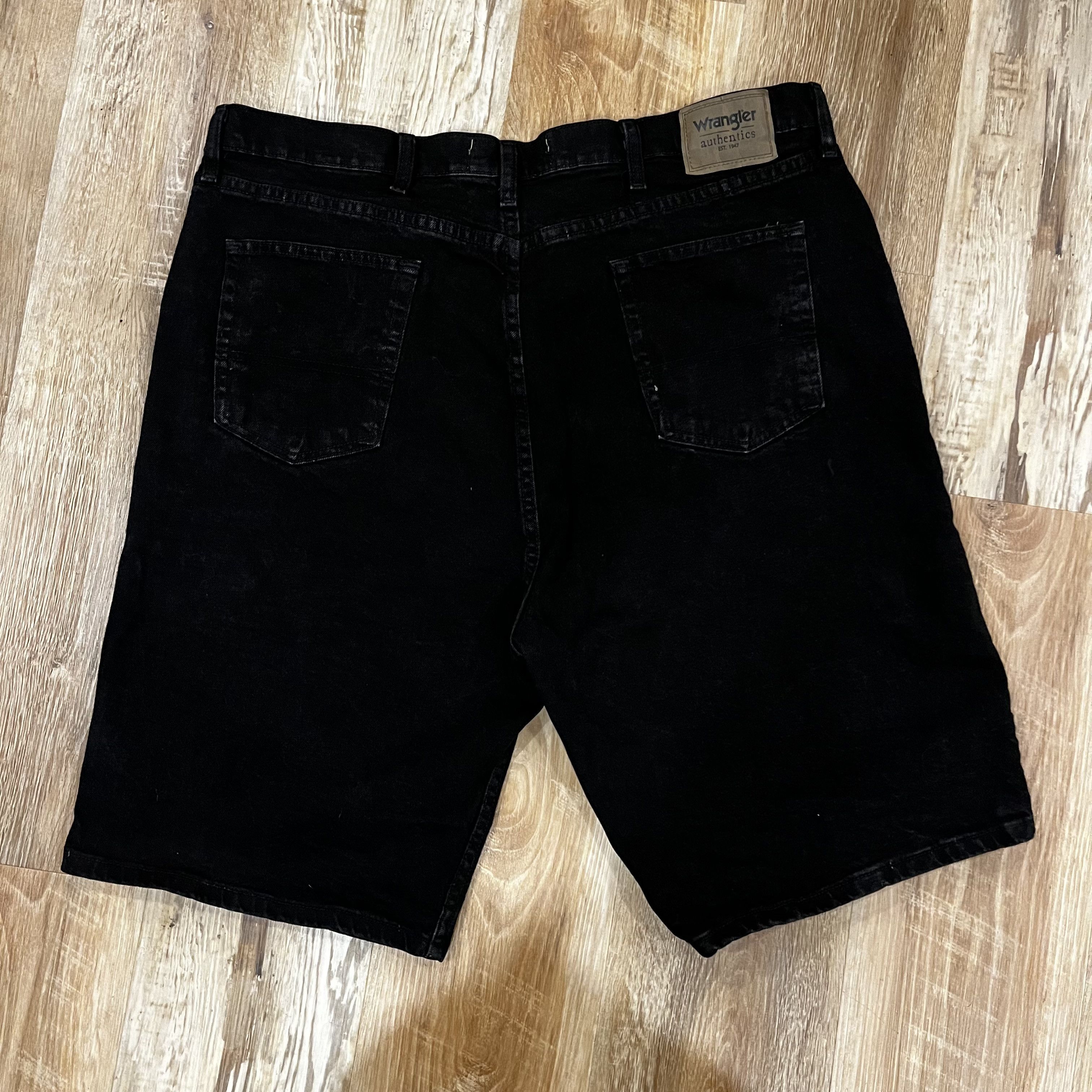 Wrangler Wrangler Authentics Men’s Black Denim Shorts - Size 42 Size US 42 / EU 58 - 3 Thumbnail