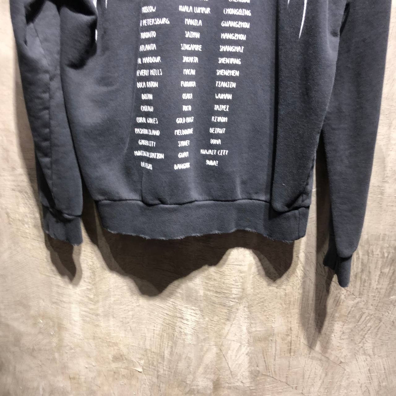 Givenchy Givenchy World tour distressed pull over hoodie Size US L / EU 52-54 / 3 - 4 Thumbnail