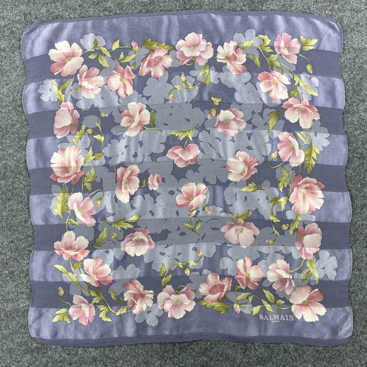 Pierre Balmain Balmain Handkerchief / Bandana / Neckerchief B404 Size ONE SIZE - 1 Thumbnail