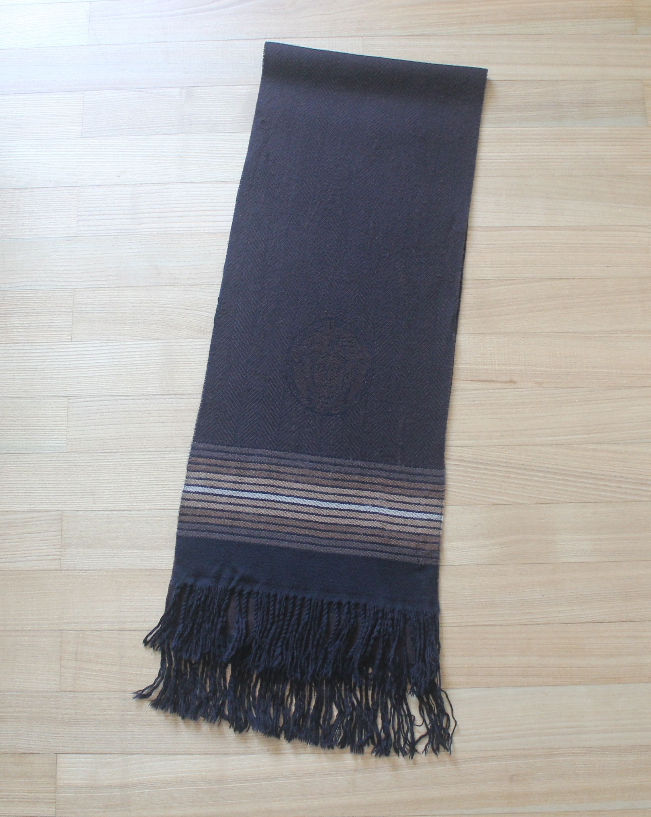 Versace Versace Big Medusa Scarf Size ONE SIZE - 3 Thumbnail