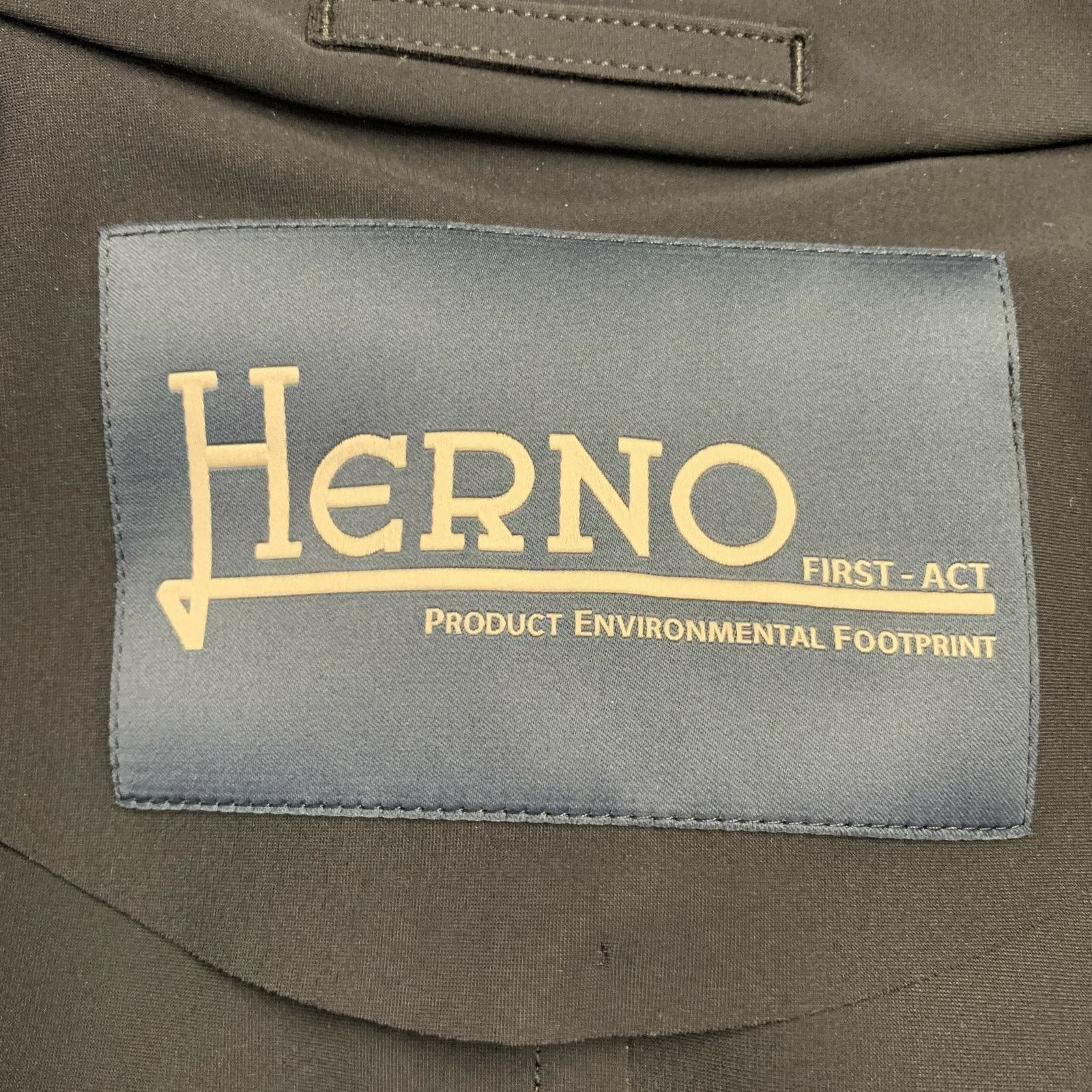 Herno HERNO Size 8 Black Nylon Blend Single breasted Jacket Size M / US 6-8 / IT 42-44 - 4 Thumbnail