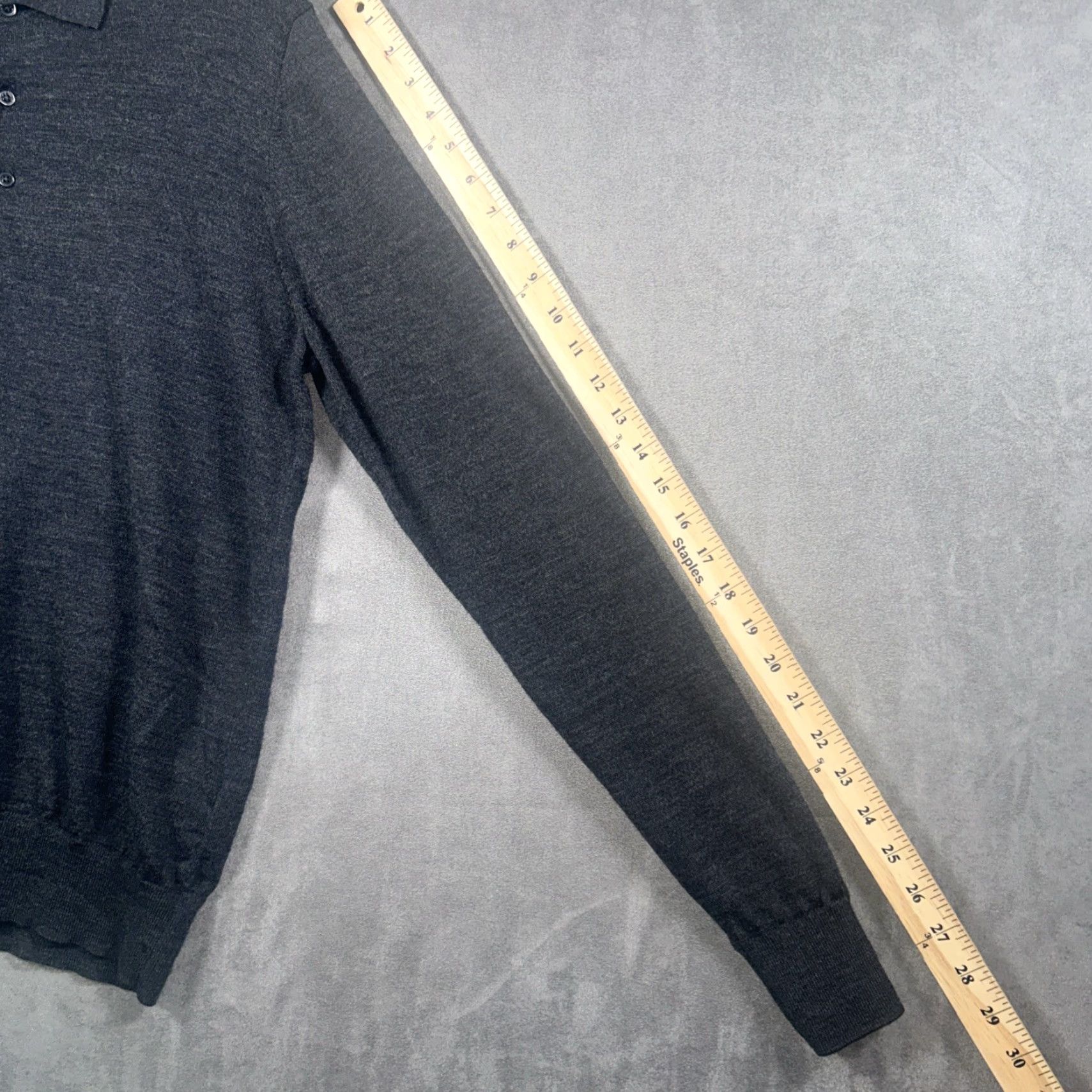 Uniqlo Uniqlo Sweater Mens Size M Charcoal Wool Knit Long Sleeve Collared Pullover All Seasons Casual Popular 100% Wool Knit Size US M / EU 48-50 / 2 - 6 Thumbnail