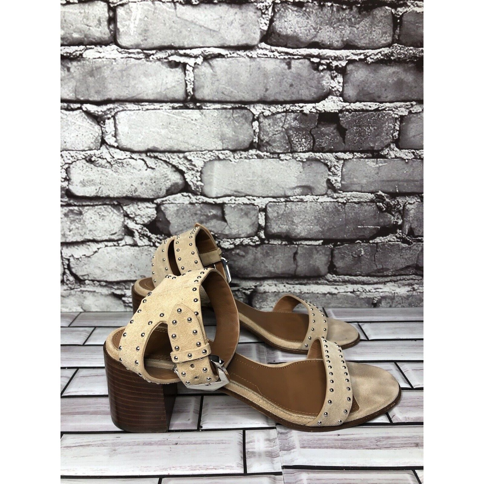 Givenchy Givenchy Beige Suede Leather Elegant Heel Studded Sandals Wo Size US 7.5 / IT 37.5 - 15 Thumbnail