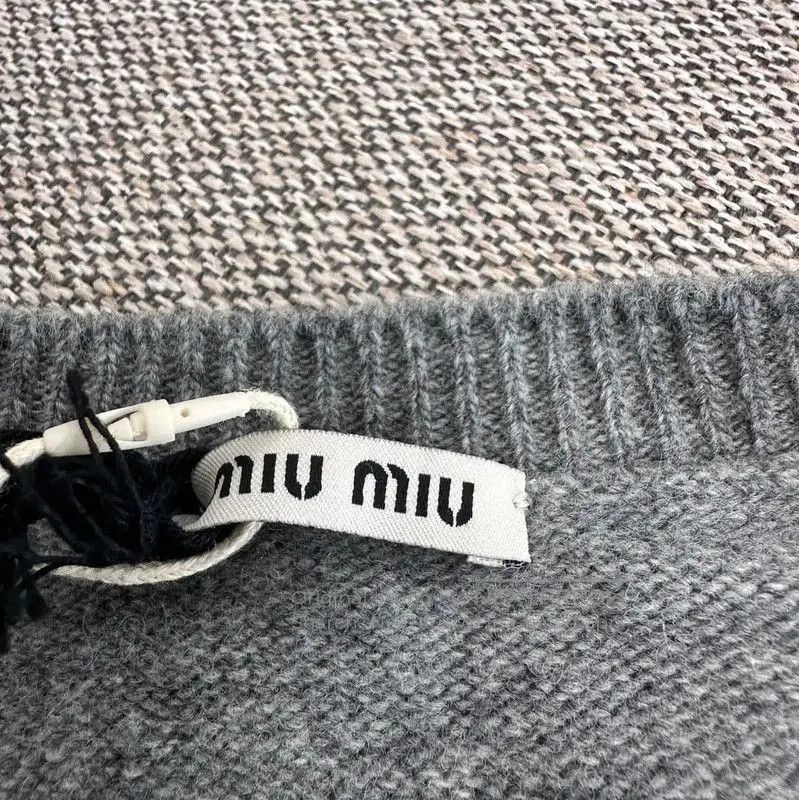 Miu Miu Miu Miu Gray Wool Pullover Sweater . Size XL / US 12-14 / IT 48-50 - 3 Thumbnail