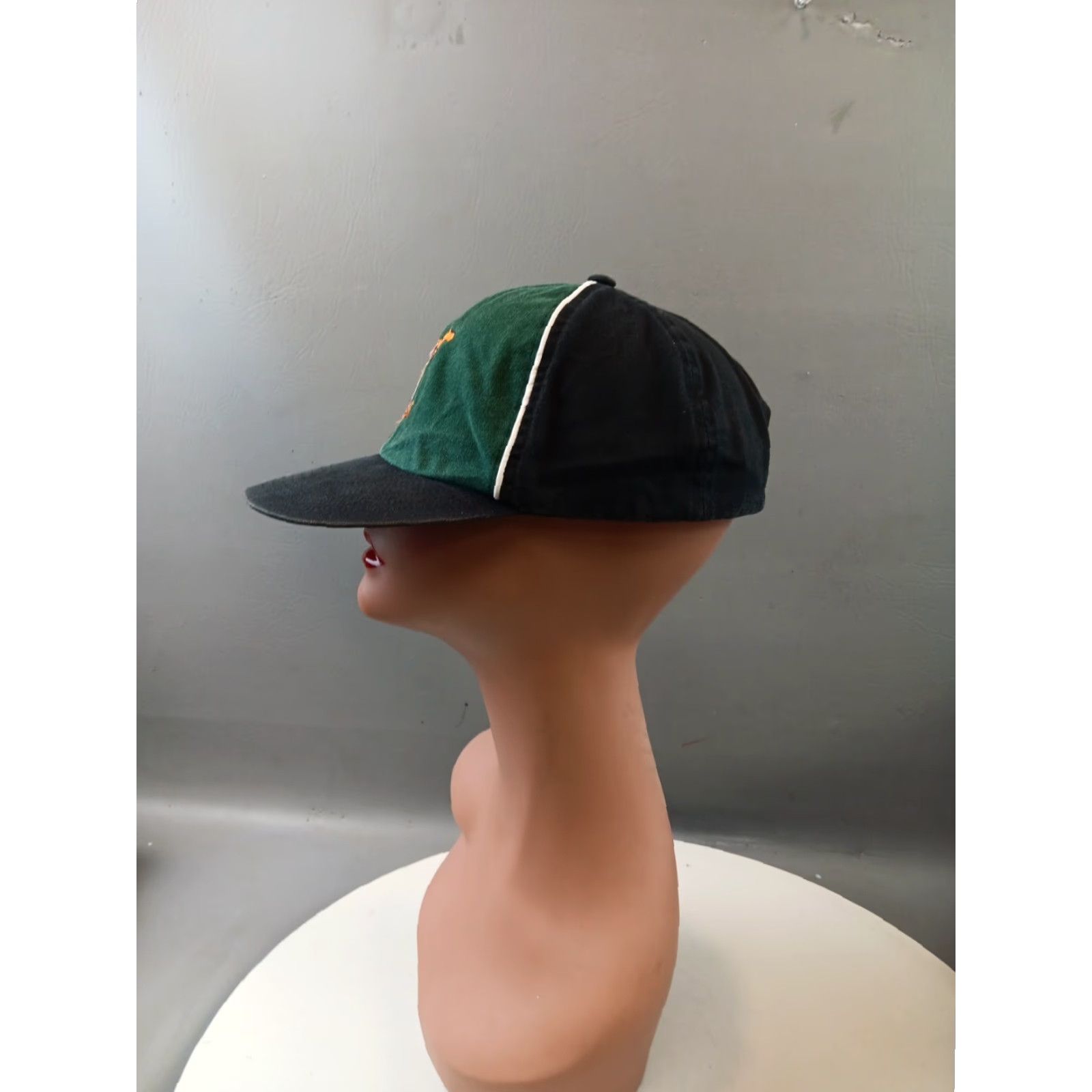 Disney VINTAGE Walt Disney World Hat Cap Adult Green Black Snapback Winnie The Pooh Tiger OSFA Baseball Cap Mens Womens Unisex Contemporary Casual Size ONE SIZE - 3 Thumbnail