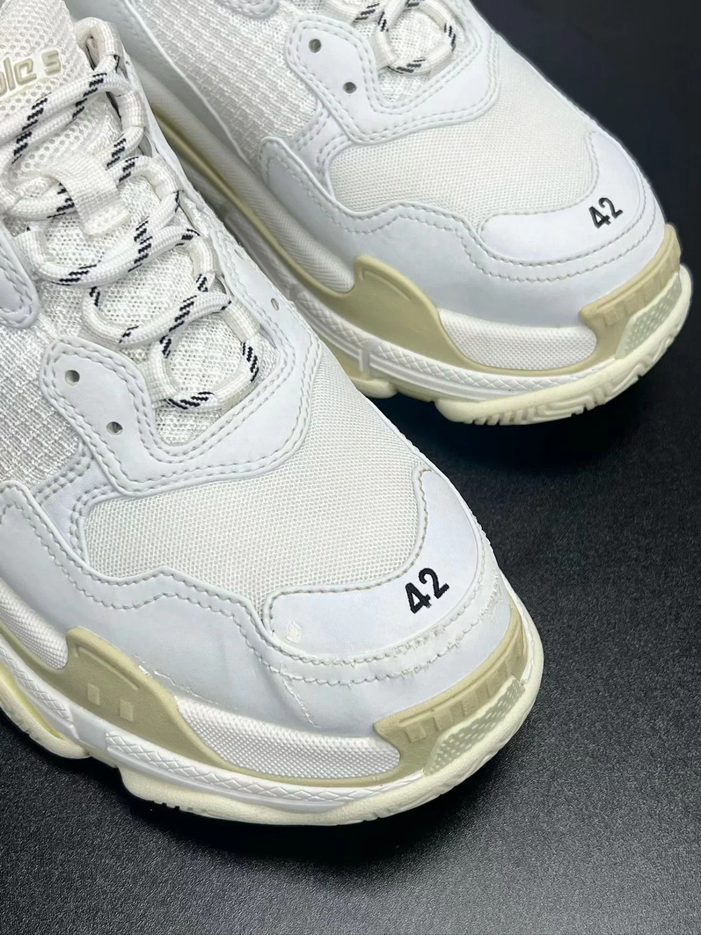 Balenciaga Balenciaga Triple S white brown 42 Worn Once Size US 9 / EU 42 - 9 Thumbnail