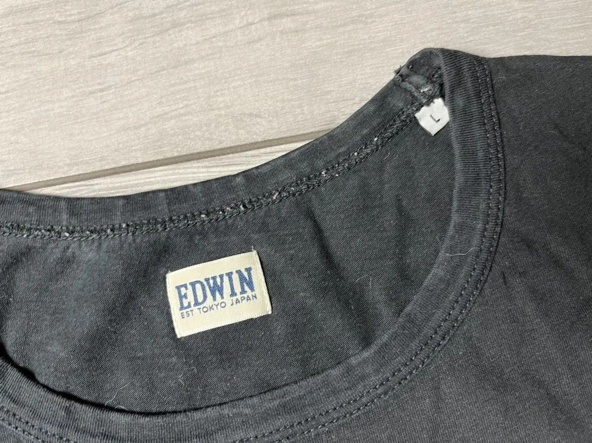 Edwin Edwin T-shirt box logo size Large Japanese Size US L / EU 52-54 / 3 - 4 Thumbnail
