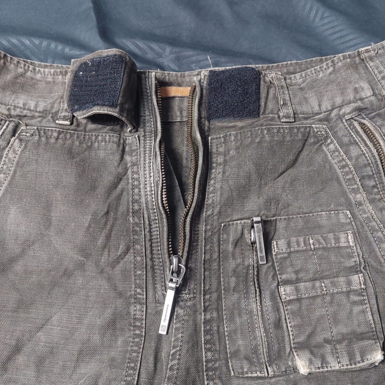 RIPVANWINKLE Ripvanwinkle multi zipper cargo pants Size US 32 / EU 48 - 6 Thumbnail