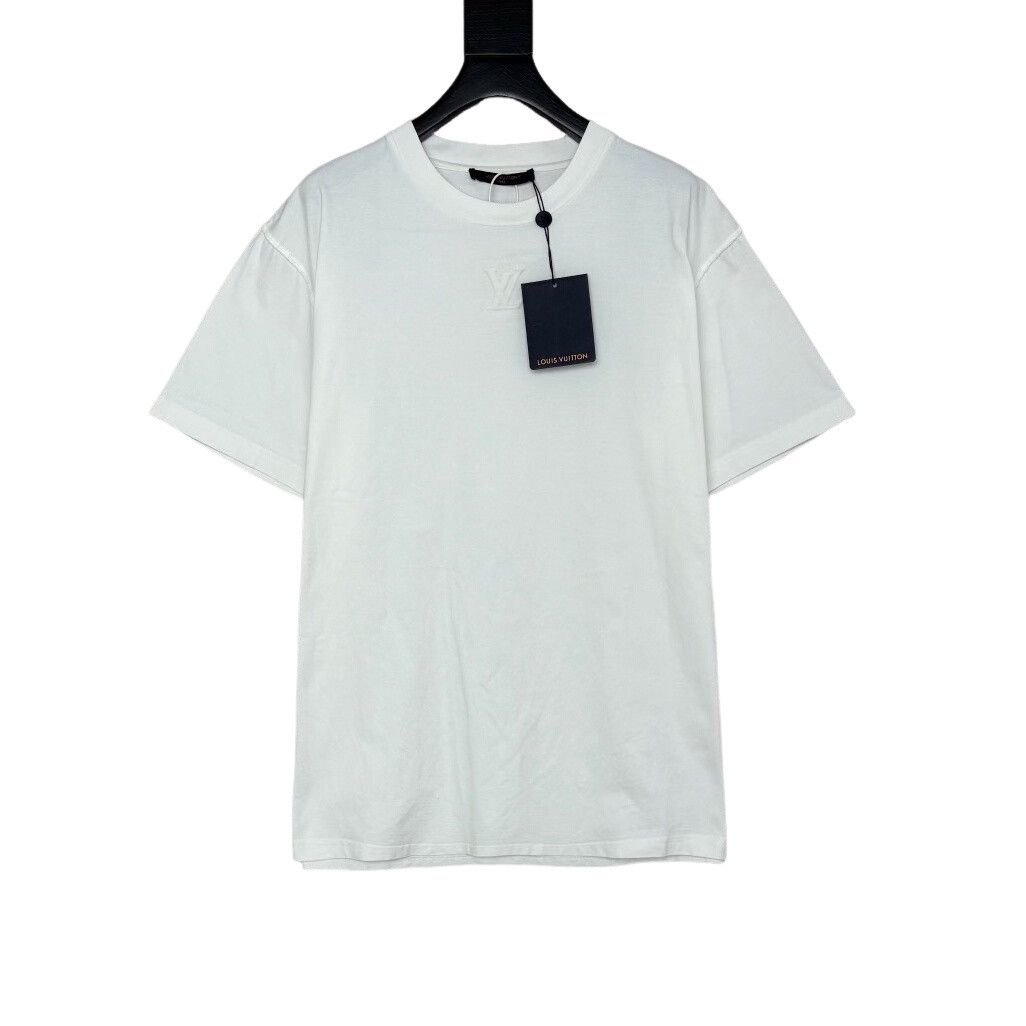 Louis Vuitton Louis Vuitton Embossed Logo T-Shirt Size XL Size US XL / EU 56 / 4 - 1 Thumbnail
