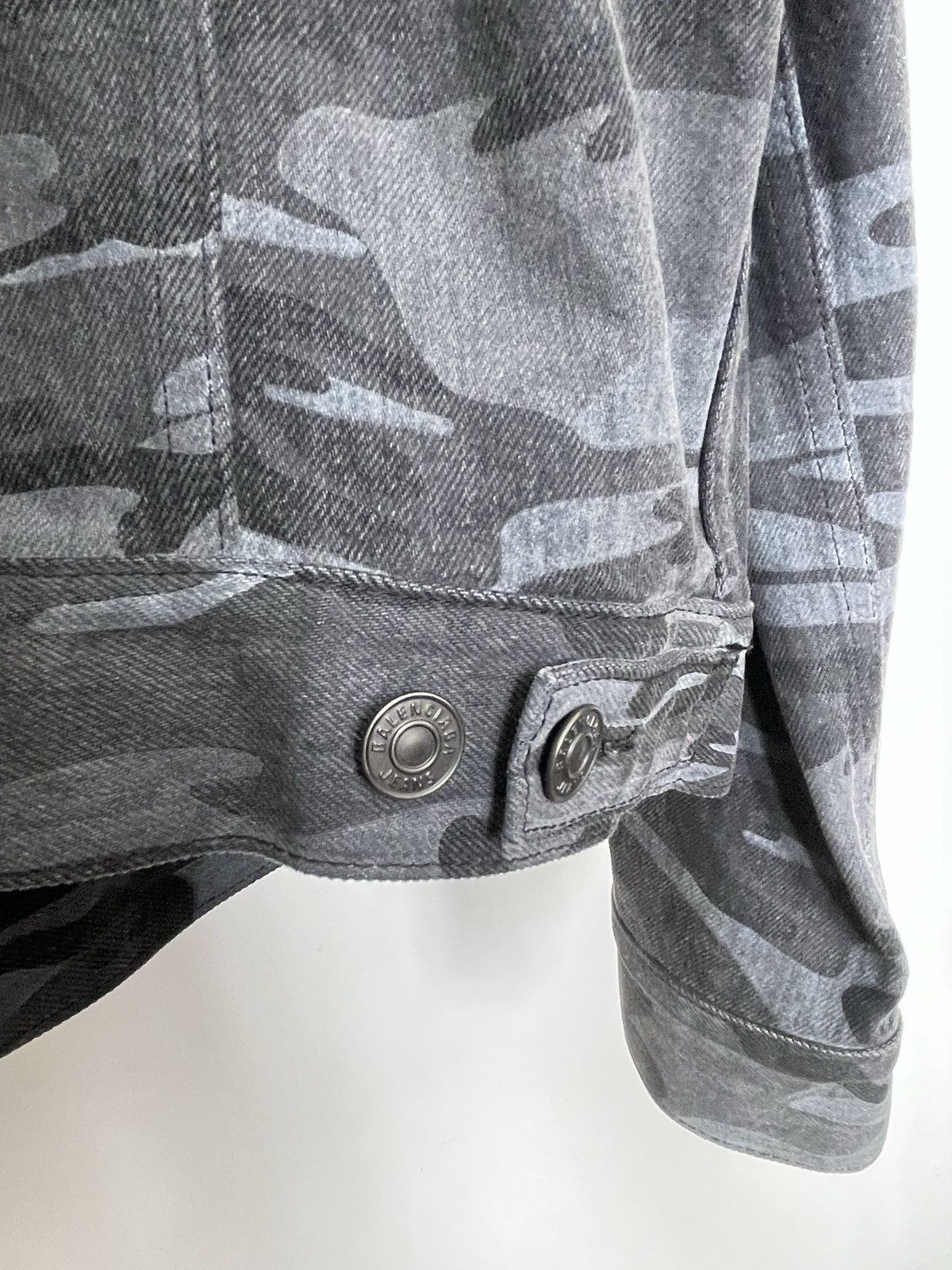 Balenciaga Balenciaga Greg camo trucker denim jacket Size US M / EU 48-50 / 2 - 6 Thumbnail
