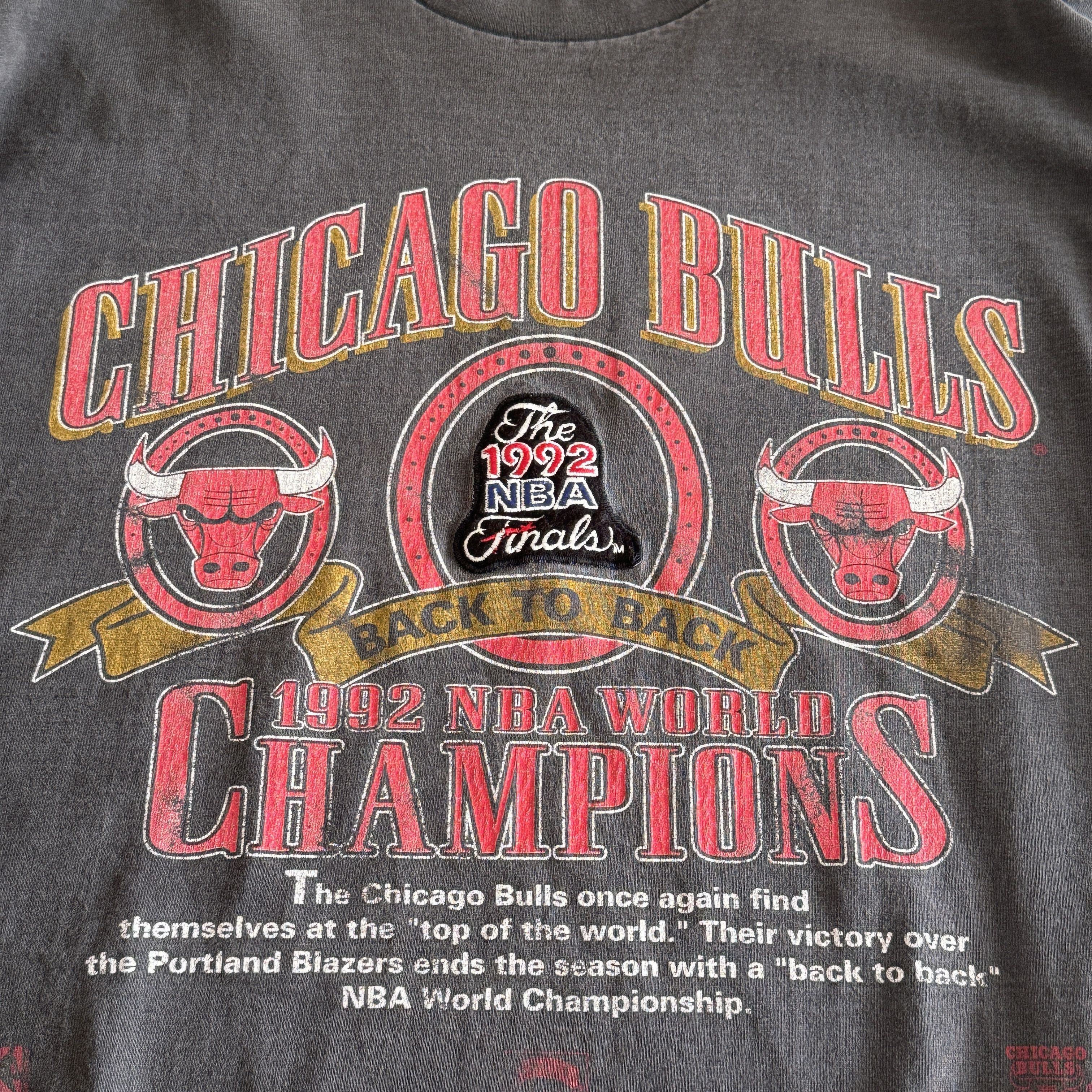 NBA Vintage Chicago Bulls T-shirt NBA 1992 World Champ Tee XL Size US XL / EU 56 / 4 - 9 Thumbnail