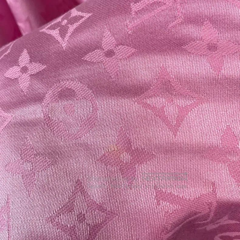 Louis Vuitton Louis Vuitton Pink full print presbyopia logo satin fringe Size ONE SIZE - 5 Thumbnail