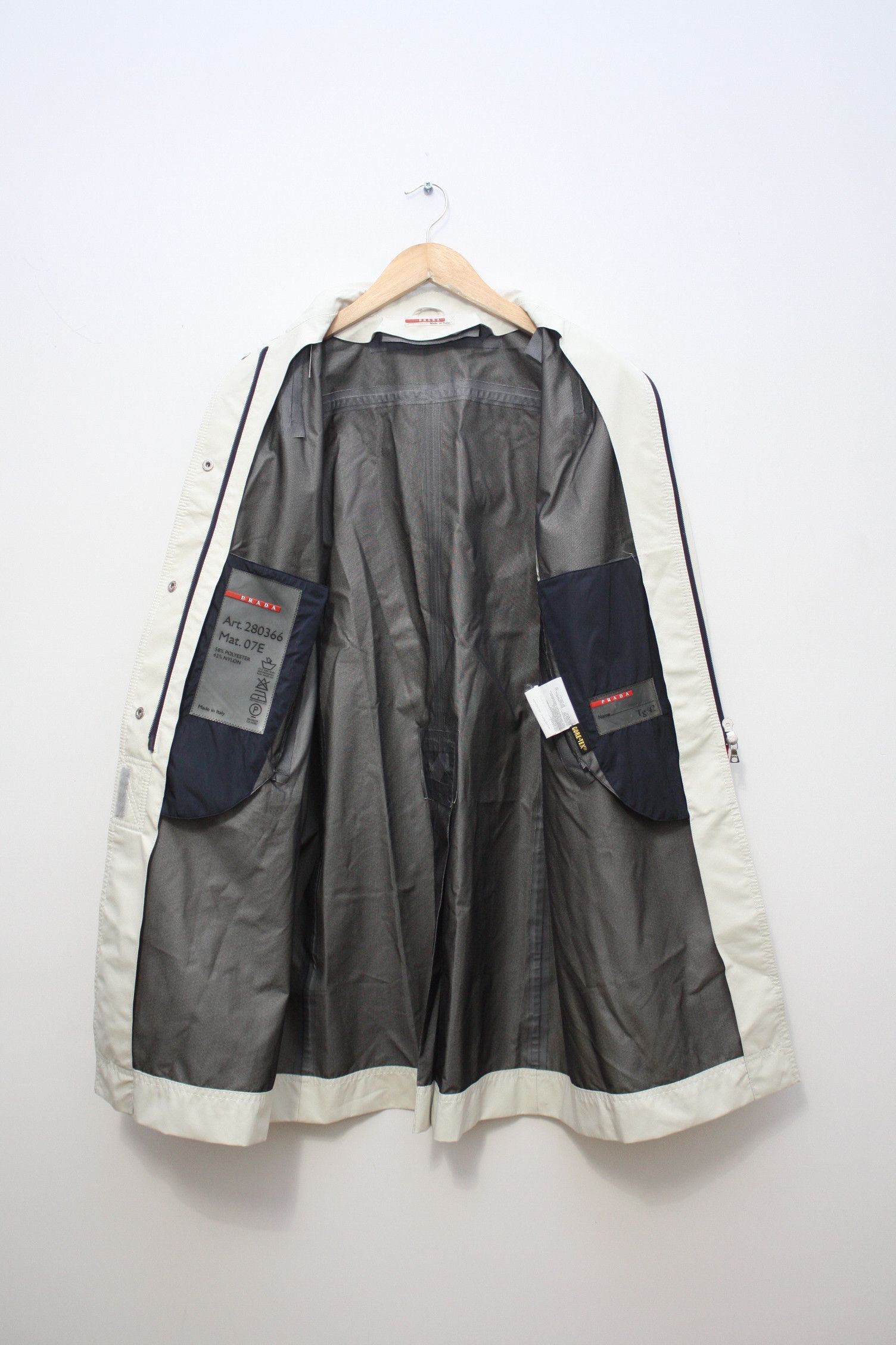 Prada Prada Gore-Tex Cream Beige Trench Coat Women's 42 Size M / US 6-8 / IT 42-44 - 3 Thumbnail