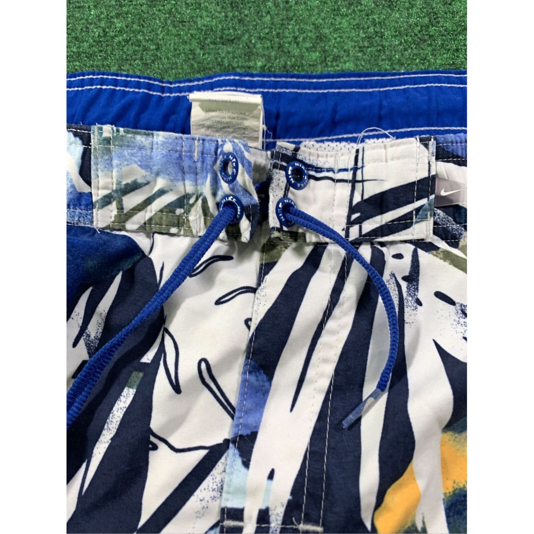 Nike Nike Swim Trunks Mens XXL Blue White Black Drawstring Pockets Mesh Lined Size ONE SIZE - 5 Thumbnail