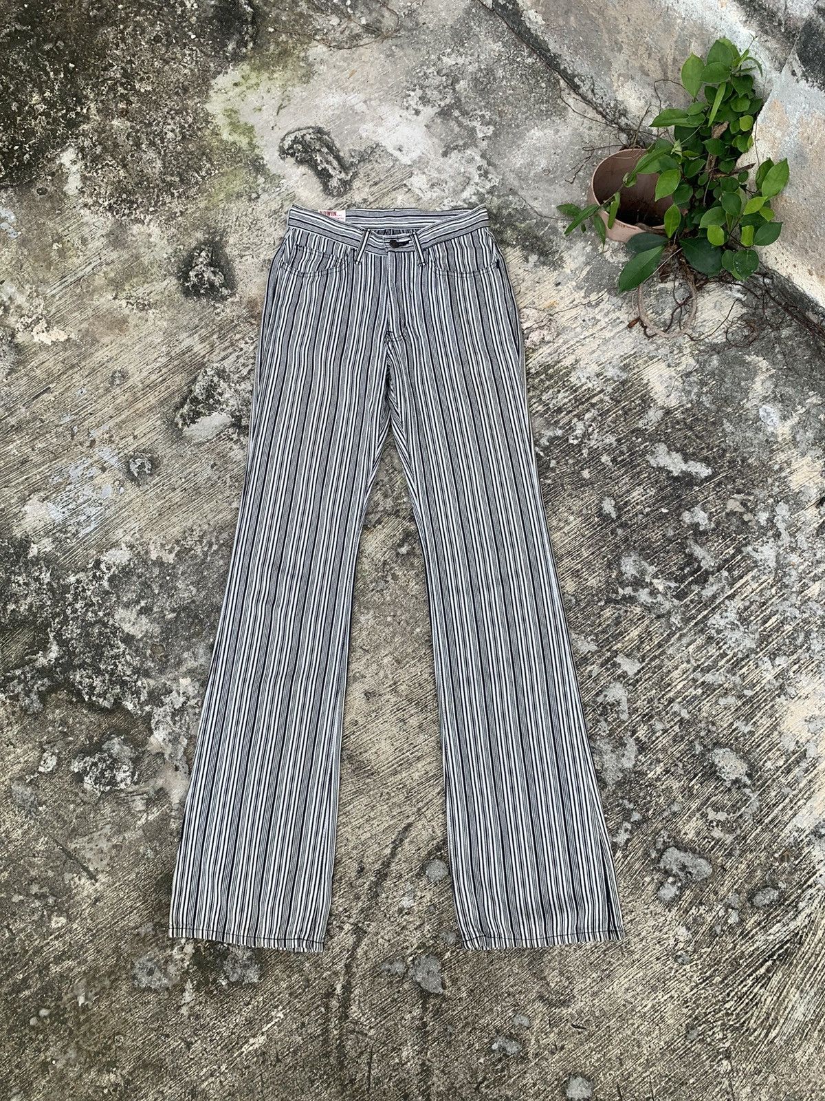 Edwin × Le Grande Bleu (L.G.B.) × Vintage Rare 🔥 Vintage 90s classic look edwin hickory flare jeans Size 27" / US 4 / IT 40 - 1 Thumbnail