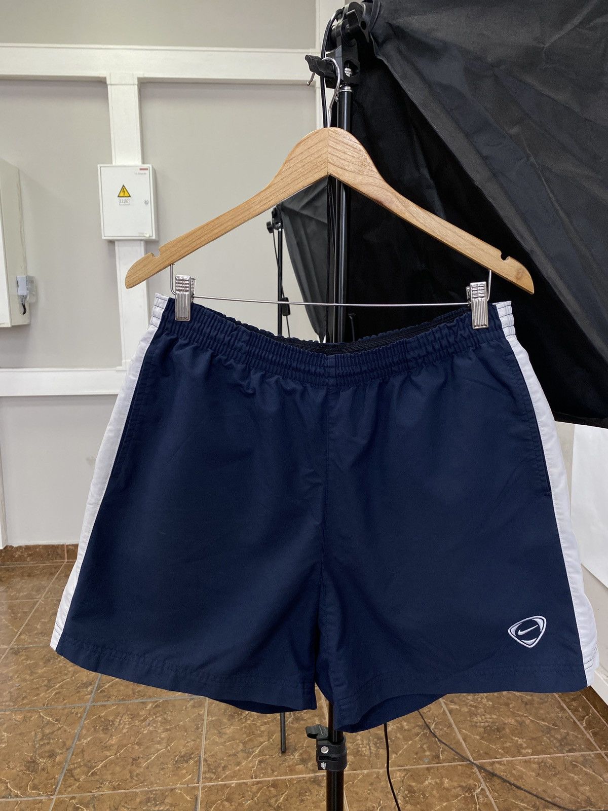 Nike 🇺🇸 Vintage 90s Nike Shorts Rare Retro Y2K Hype Size US 32 / EU 48 - 1 Thumbnail