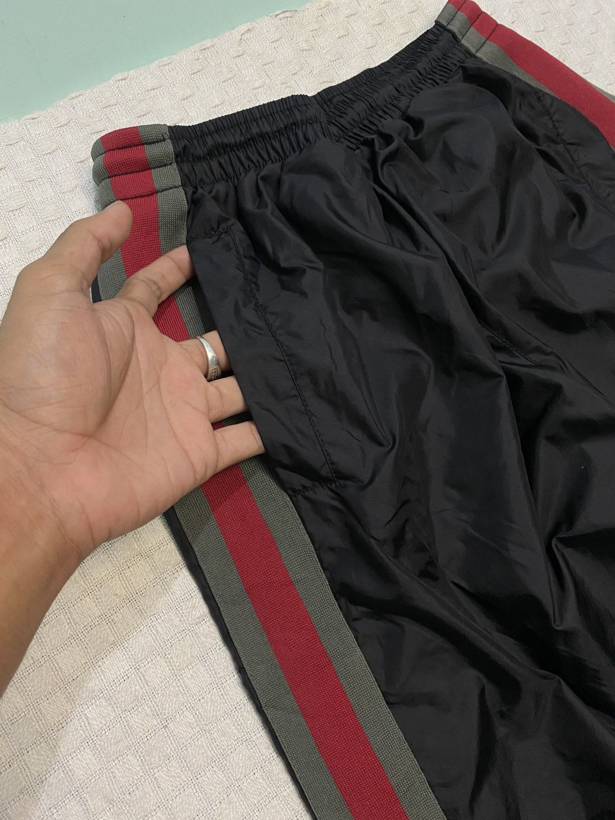 Gucci 💥 VINTAGE NIKE GUCCI STYLE BAGGY NYLON 90S TRACK PANTS Y2K Size US 30 / EU 46 - 6 Thumbnail