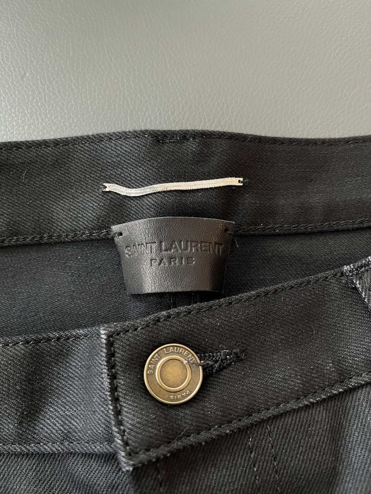 Hedi Slimane × Saint Laurent Paris × Yves Saint Laurent Super Runway Rare Saint Laurent Distressed Denim Shorts Size US 34 / EU 50 - 5 Thumbnail
