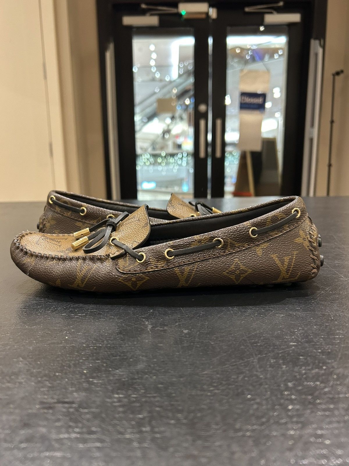 Louis Vuitton Louis Vuitton Monogram Loafers Size US 7 / EU 40 - 3 Thumbnail