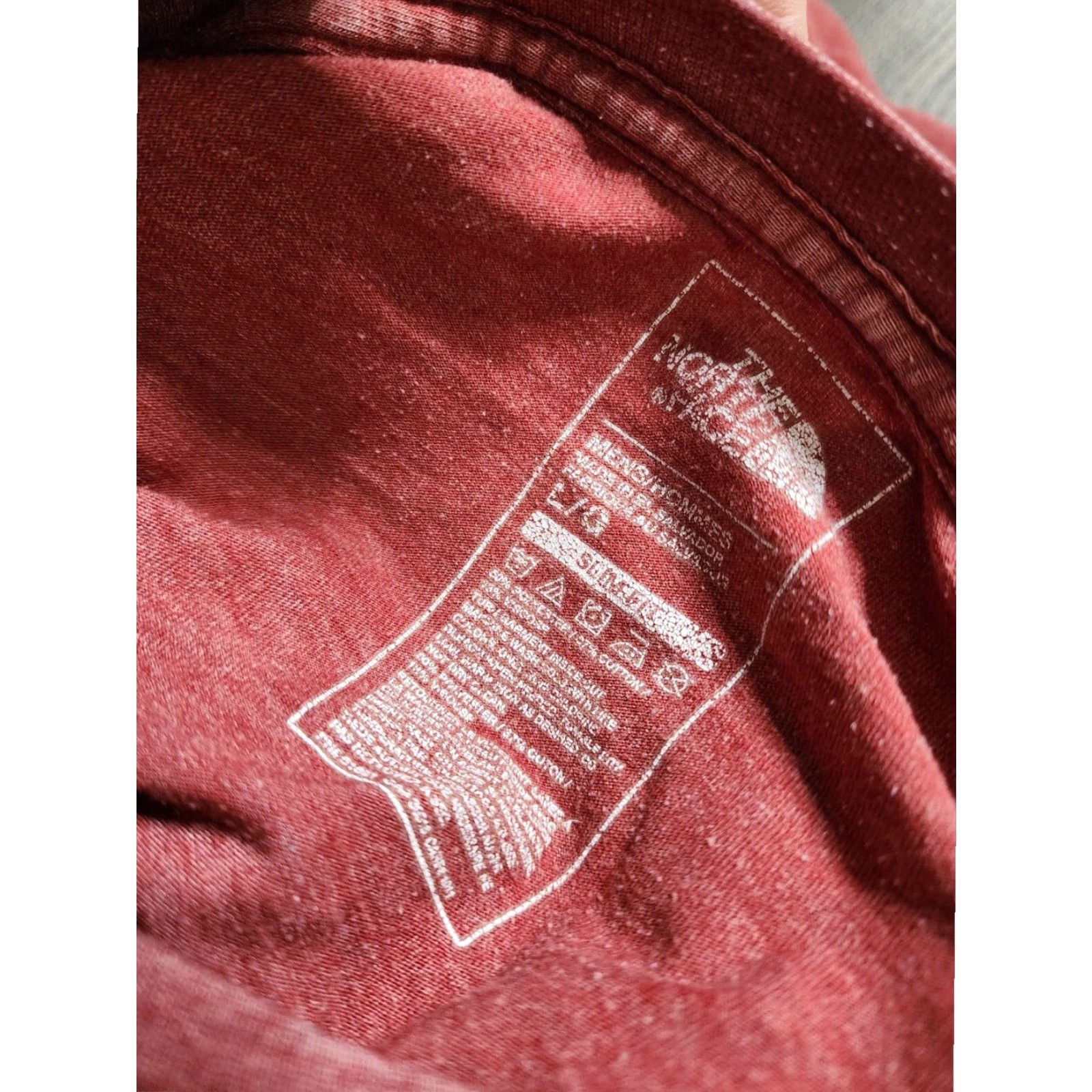 The North Face The North Face Mens Slim Fit Heathered Red T Shirt Short Sleeve Size US L / EU 52-54 / 3 - 4 Thumbnail